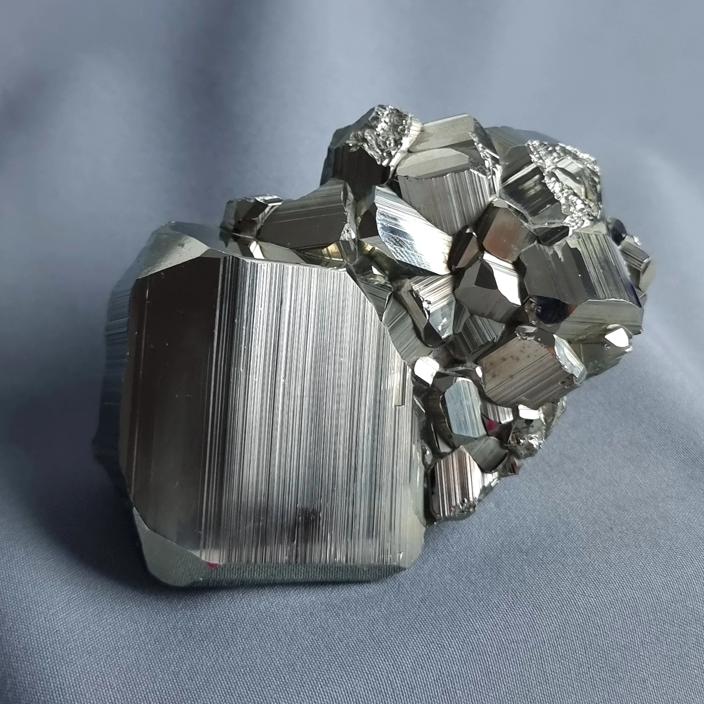 LGC-ESP011c exeptional Pyrite cluster Huanzala.jpg