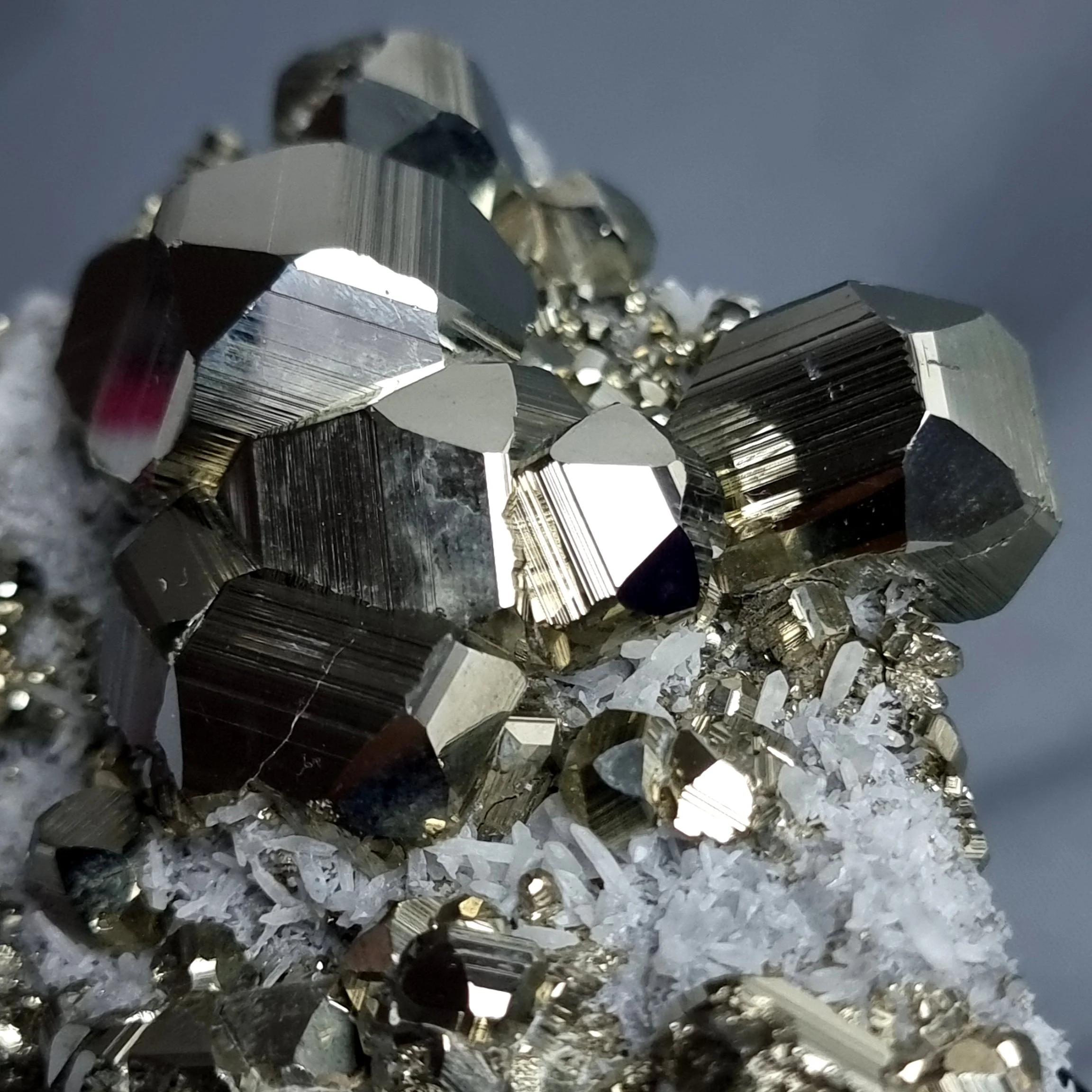 MU-ESP005h Pyrite quartz crystal cluster floater fine mineral gemrock.jpg