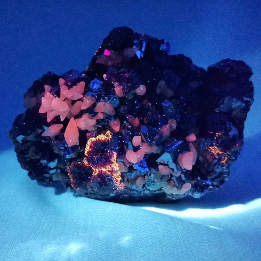 LGC-ESP002f Galena with fluorescent calcite crystal cluster Huanzala.jpg