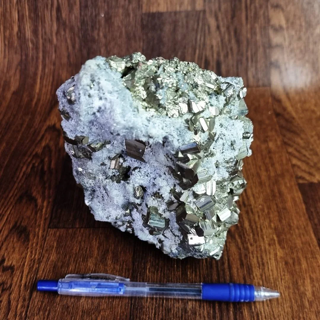 039fsq pyrite crystals and quartz.jpg