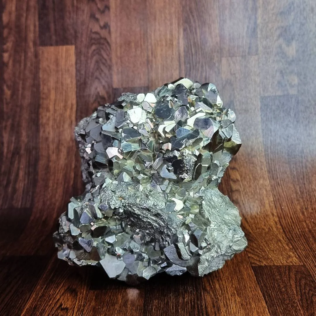 024csq pyrite crystals 12 kg.jpg