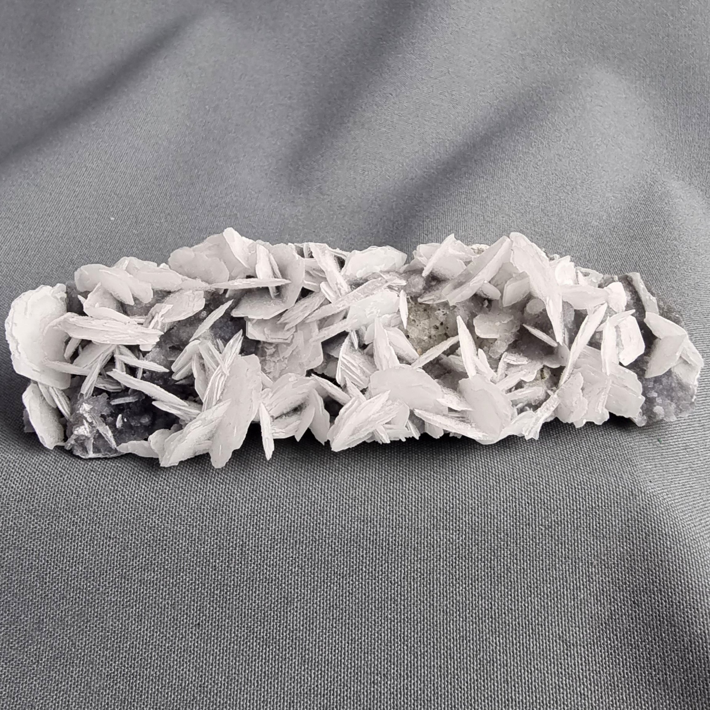 LGC-ESP014 5 white bladed barrite crystal cluster julcani district.jpg