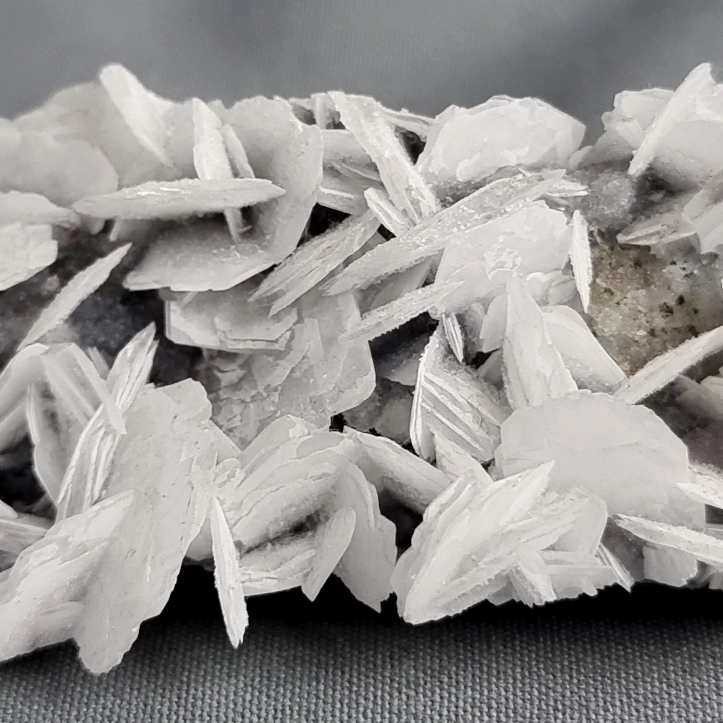 LGC-ESP014 1 white bladed barrite crystal cluster julcani district.jpg