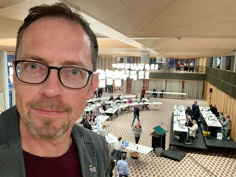 Selfie von Adrian Knaup im Einwohnerrat Baden.