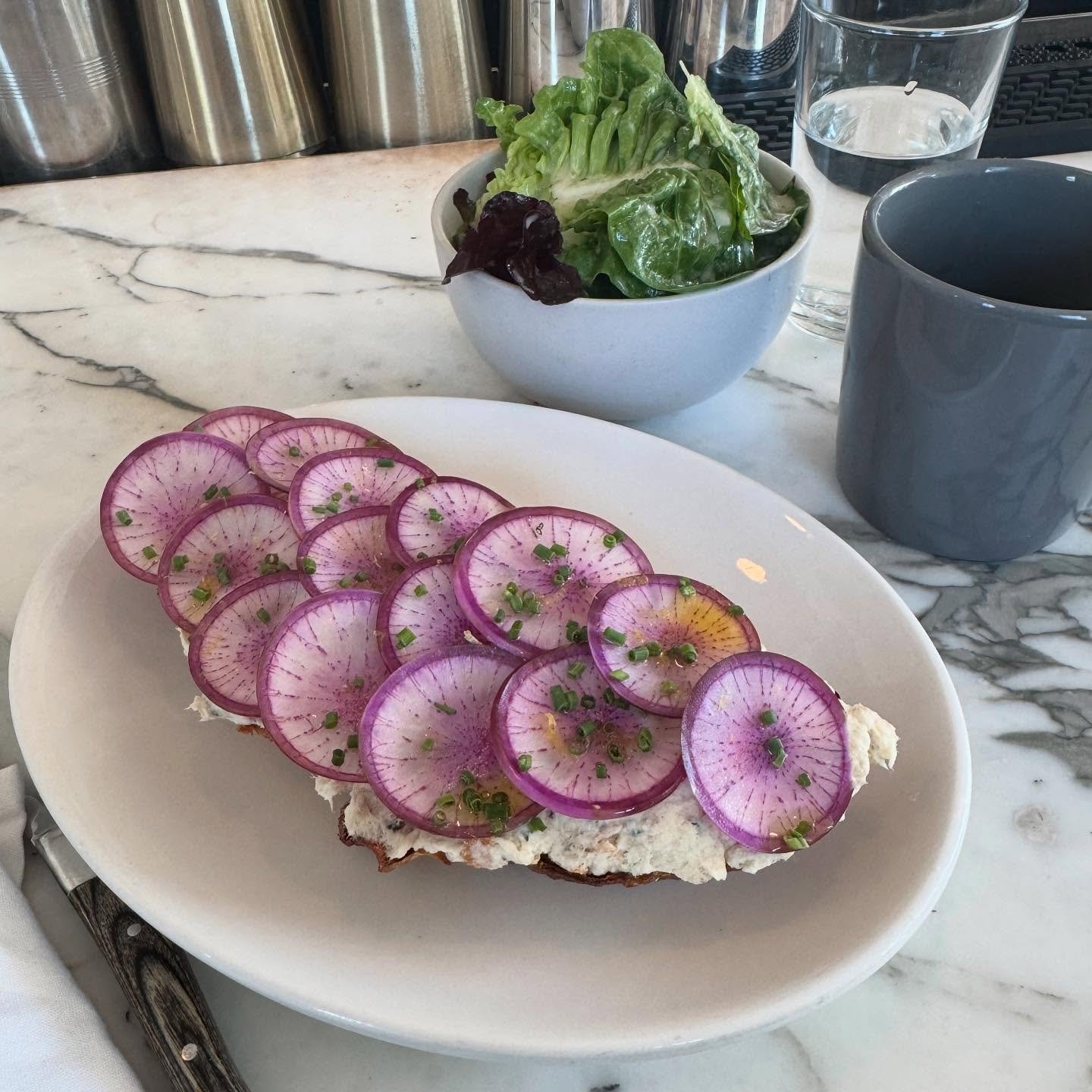 10 moments this week that made me stop to smell the roses and put me in a happy place. (I also made a burger at home that slapped-but ate it before I realized I should have taken a photo.) 

-Smoked Trout Toast @caferoze 

-Chirashi Lunch @ginza_nash
