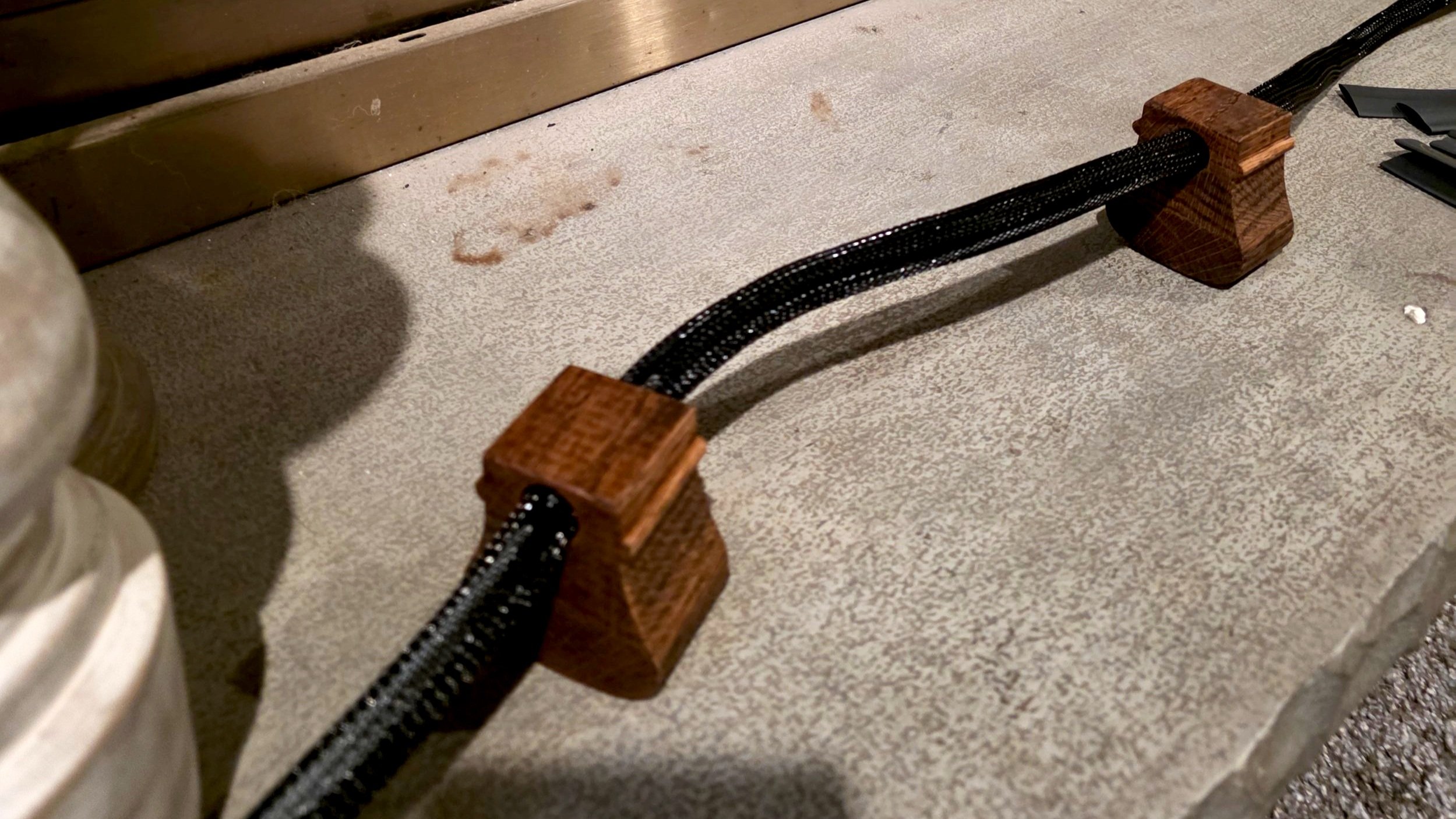 Speaker cable risers