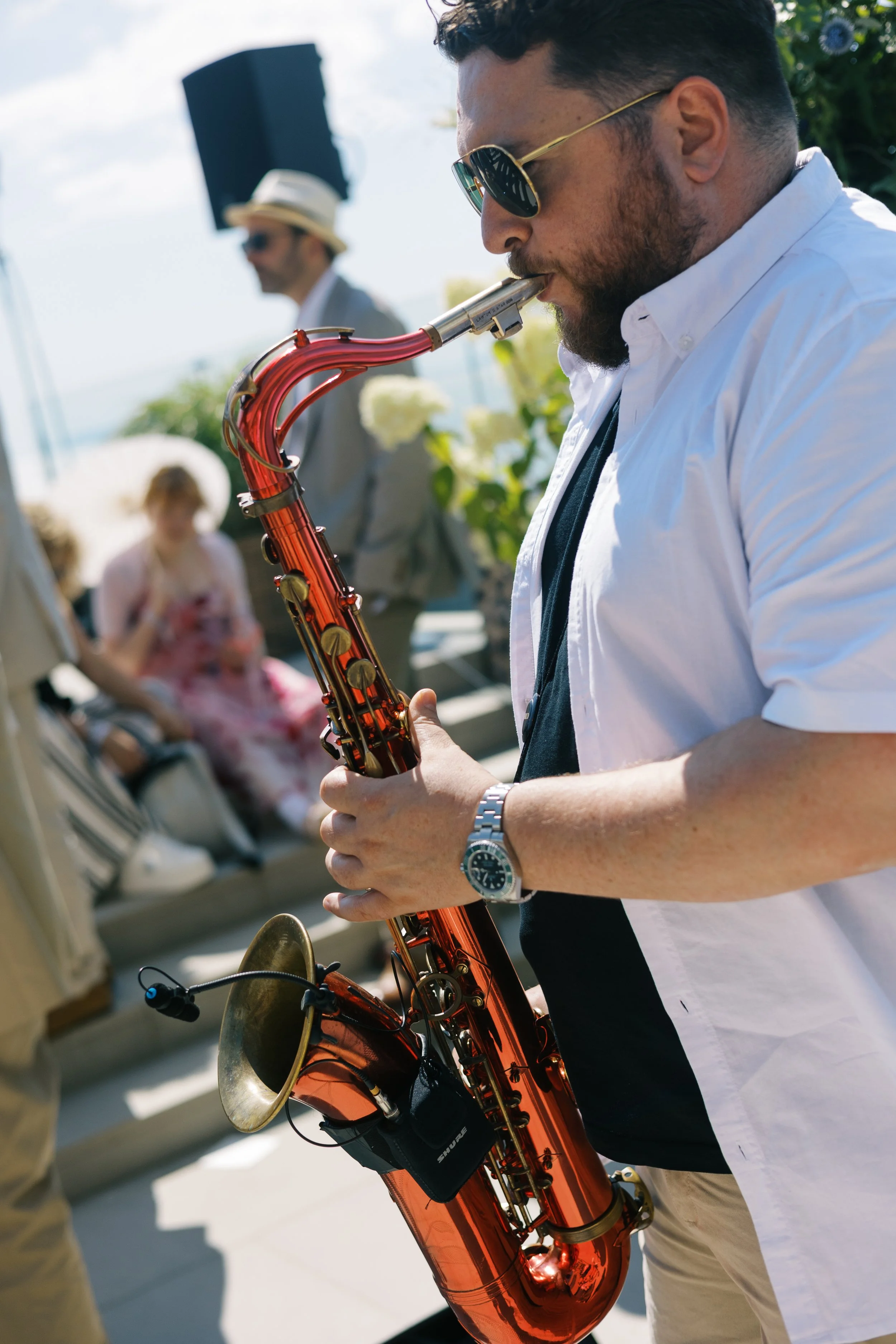 sail-and-peg-welcome-drinks-saxophone.jpg