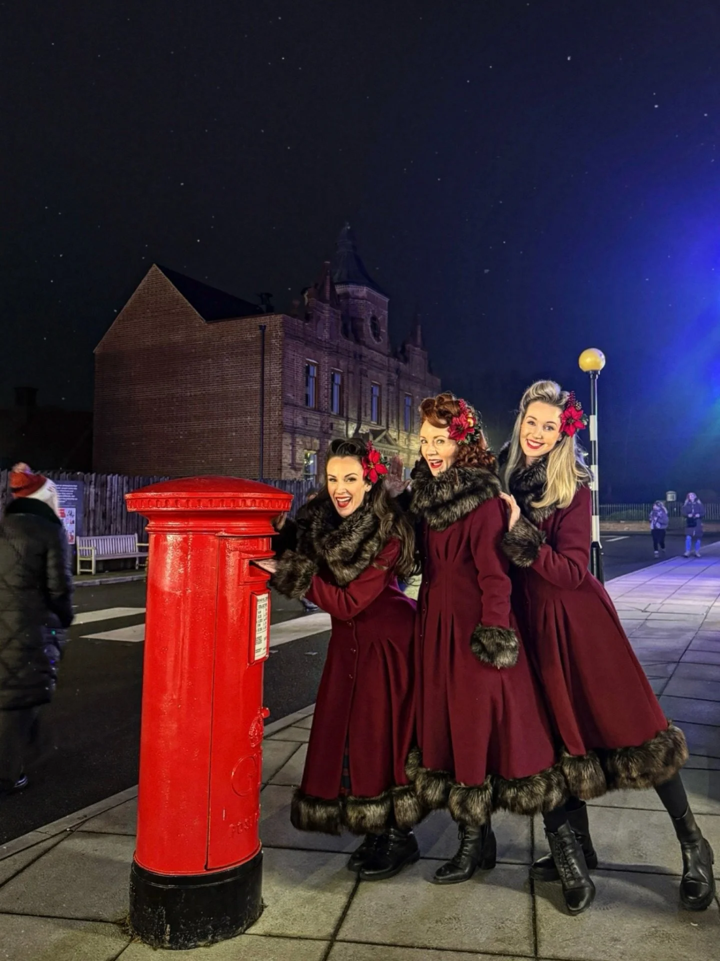 The carols have all been sung, festive cheer has been spread far and wide, and we&rsquo;ve finally managed to post our Christmas list to Santa&hellip; let&rsquo;s hope he receives it in time! 🤞🏻🎅🏼📮

Wishing you all a truly wonderful Christmas, h