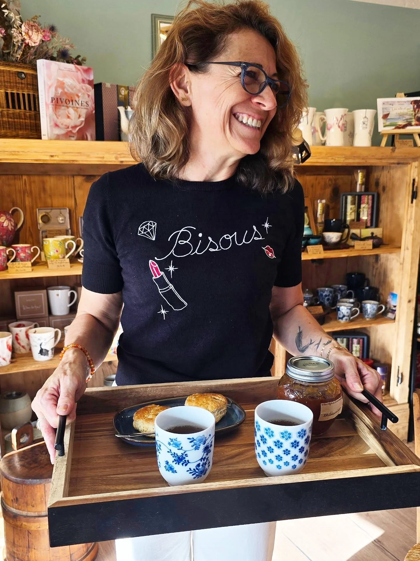 🇬🇧 The Breakfast Club 🇬🇧 au Plume de Thé à Thoiry.
Nous avons dégusté le mélange de thé spéciale 'Lillibet', en hommage à la Reine Elisabeth et bien sûr beaucoup papoté en angla