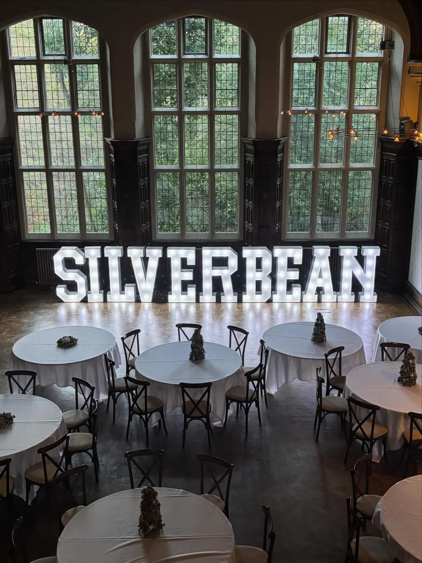 Thank you so much to @silverbean_ for letting us be part of your Christmas Festivities 🎄 at @jesmonddenehouse