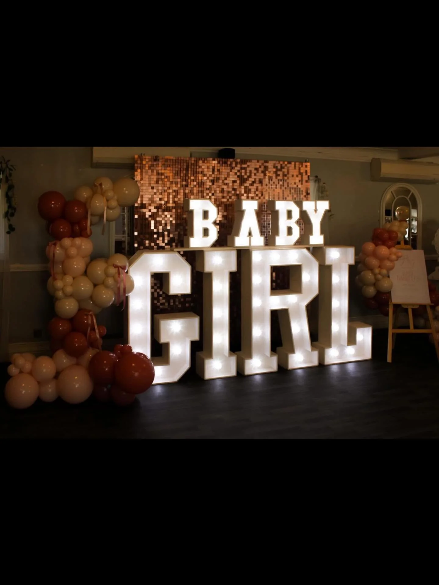 This is just stunning 🩷🩷🩷 @balloonsbykayleigh_ at @theangelviewinn