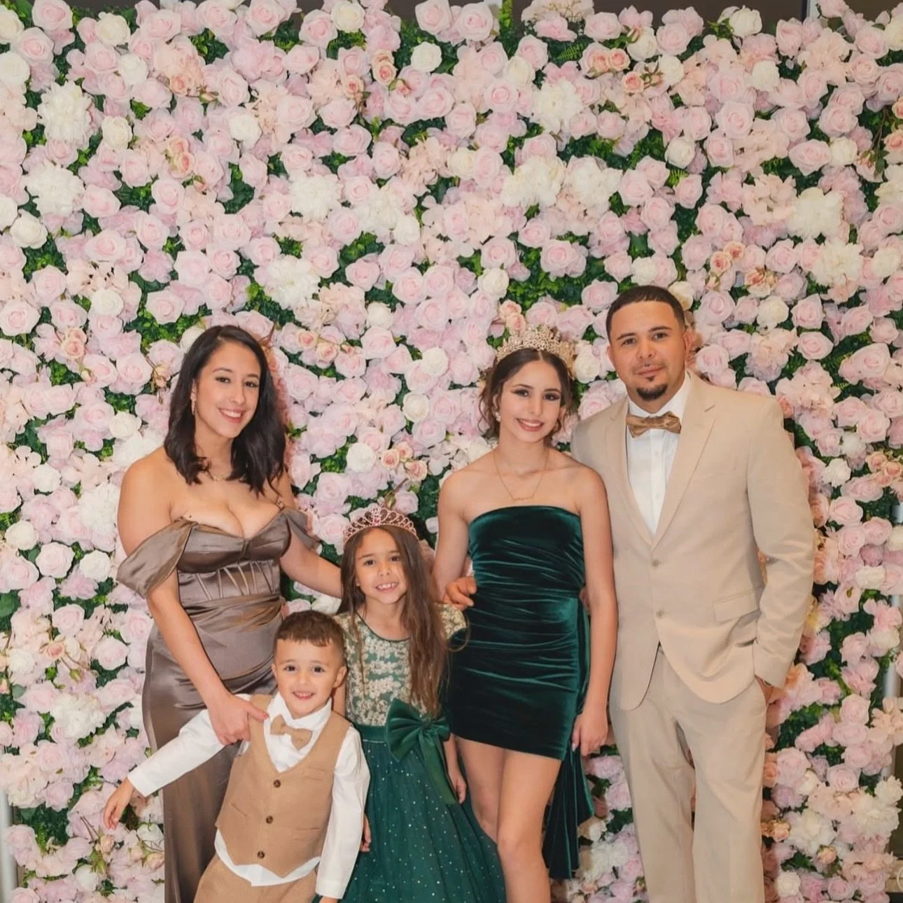 our popular Pink flower wall from a lovely Quincea&ntilde;era 💗Flower walls can be used for any special occasion! We are located in the Tampa, Florida and service the surrounding areas📍Rent a flower wall or custom floral design for your event throu