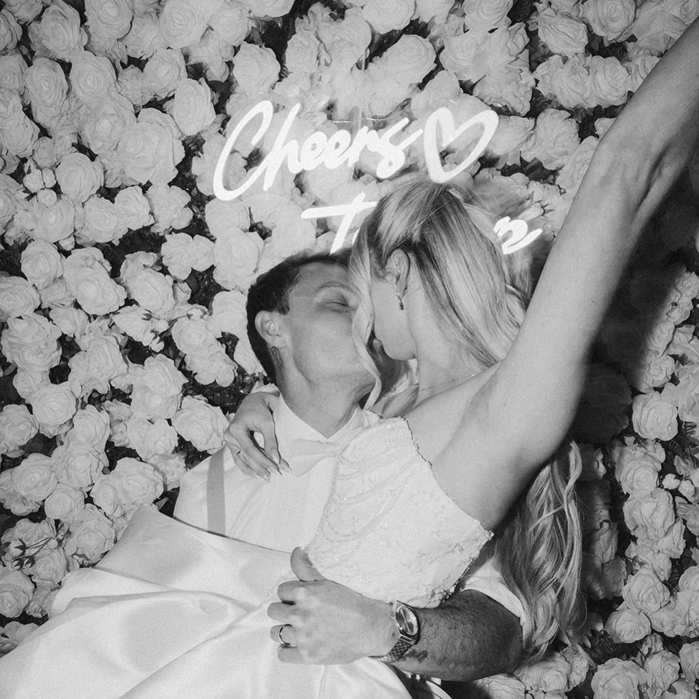 &ldquo;Cheers to Love&rdquo; Photo Booth moment with our White Flower Wall! 🥂Our flower walls are the perfect backdrop for your most special days, weddings, bridal showers, and everything in between. Contact us at everflowerbackdrops@gmail.com or fi
