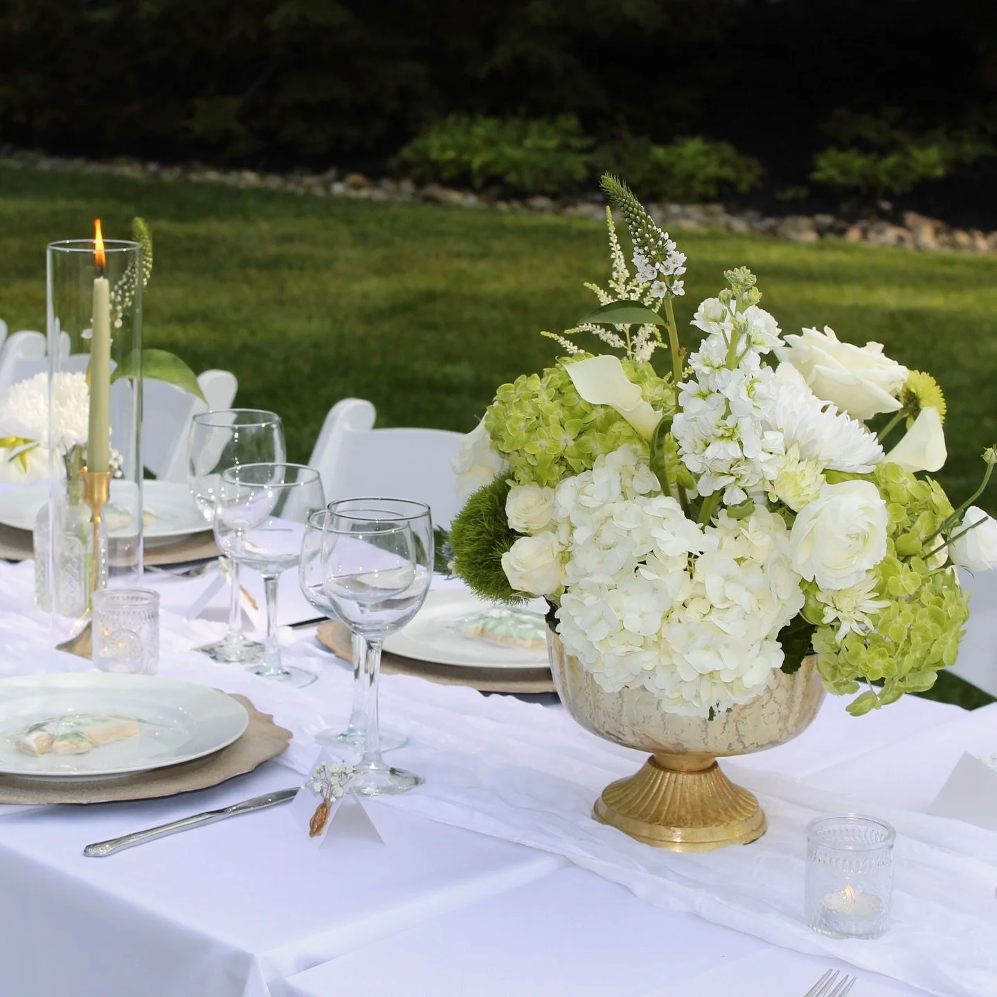 Dreamy Florals 

Event Design &amp; Florals @esl_eventplanning 
📸 @dianaandkorey 
Content @bigdaybts