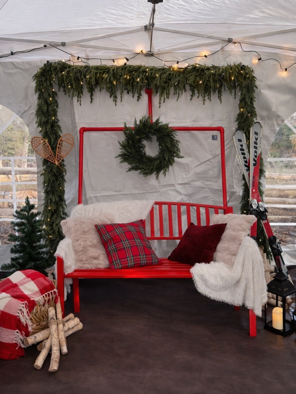 Hop off the slops right into Apres Ski!!🎿

Custom Backdrop: @esl_eventplanning 

#njpartyplanning #apr&eacute;sski #eventplanning #skilift #partydecor