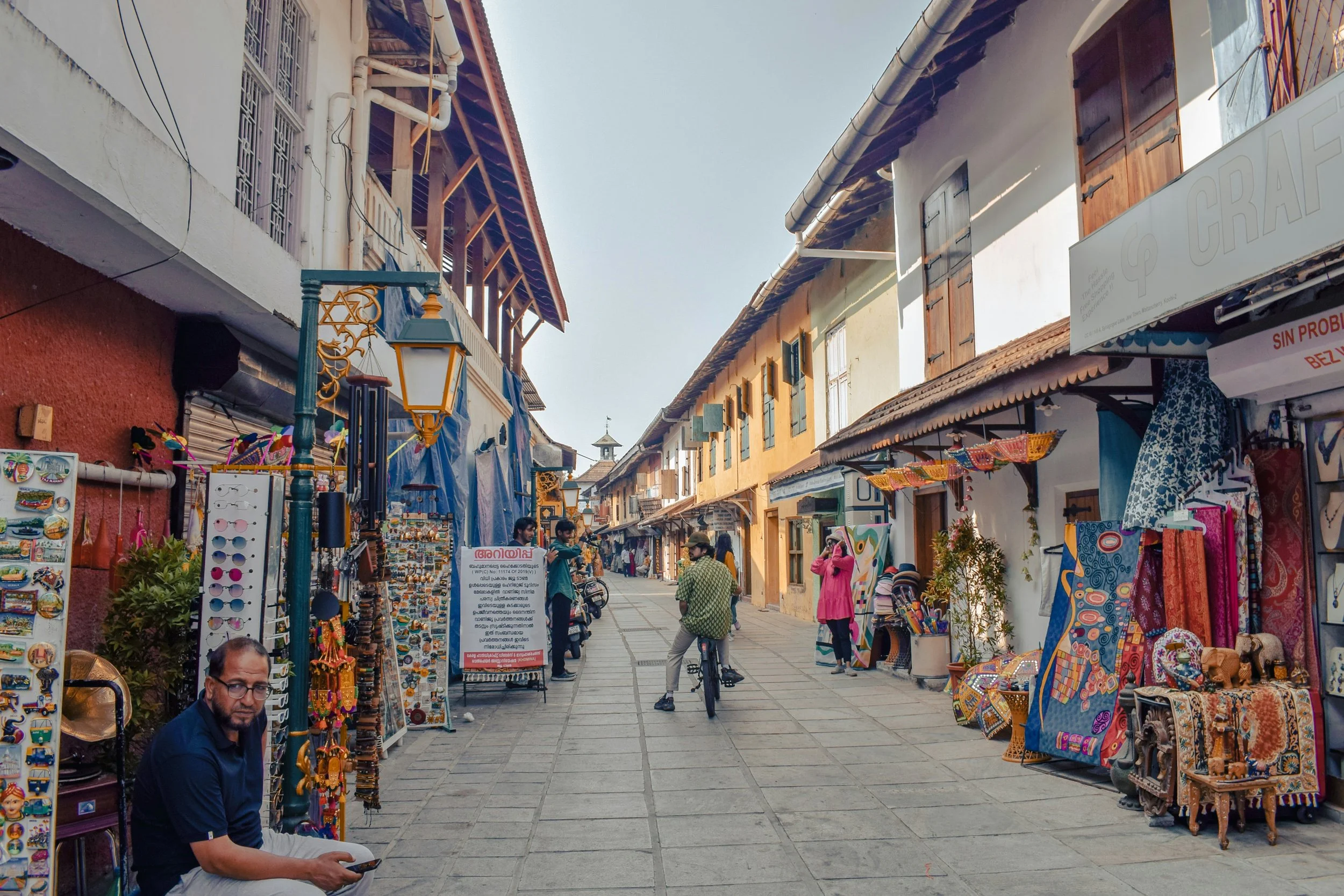 Fort Kochi heritage tour, spice market and Kathakali performance on a women’s India trip