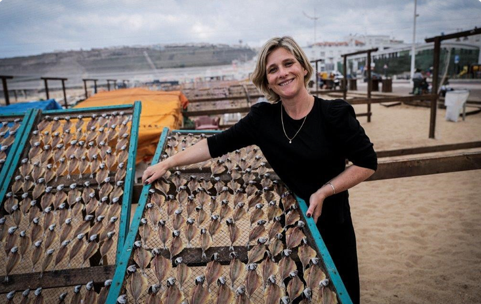 Women’s Portugal road trip from Lisbon to Porto with a stop in Nazaré