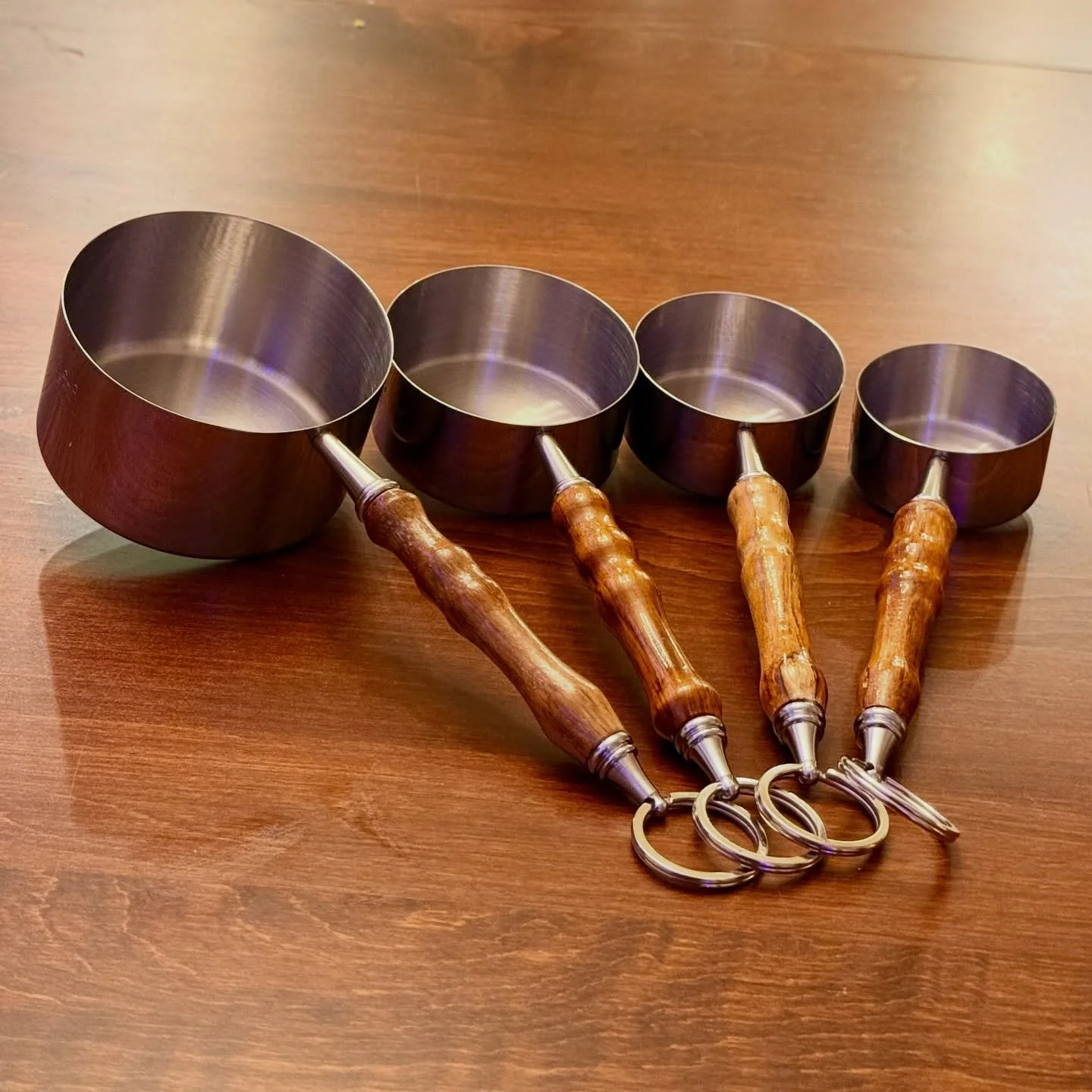 Teak measuring cups

#michielssignature #handcrafted #lathe #woodturning