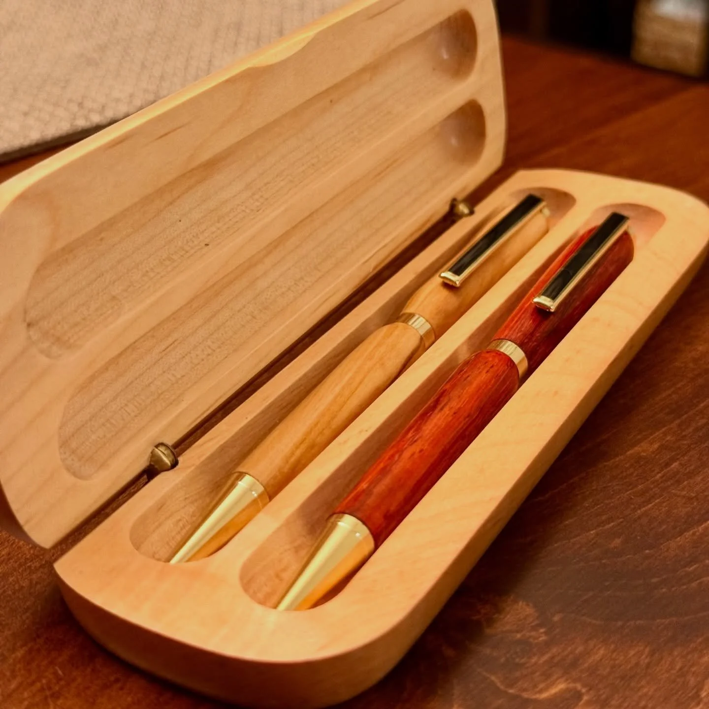 Olivewood and Padauk pens

#handcrafted #handmade #penturning #woodturning #lathe