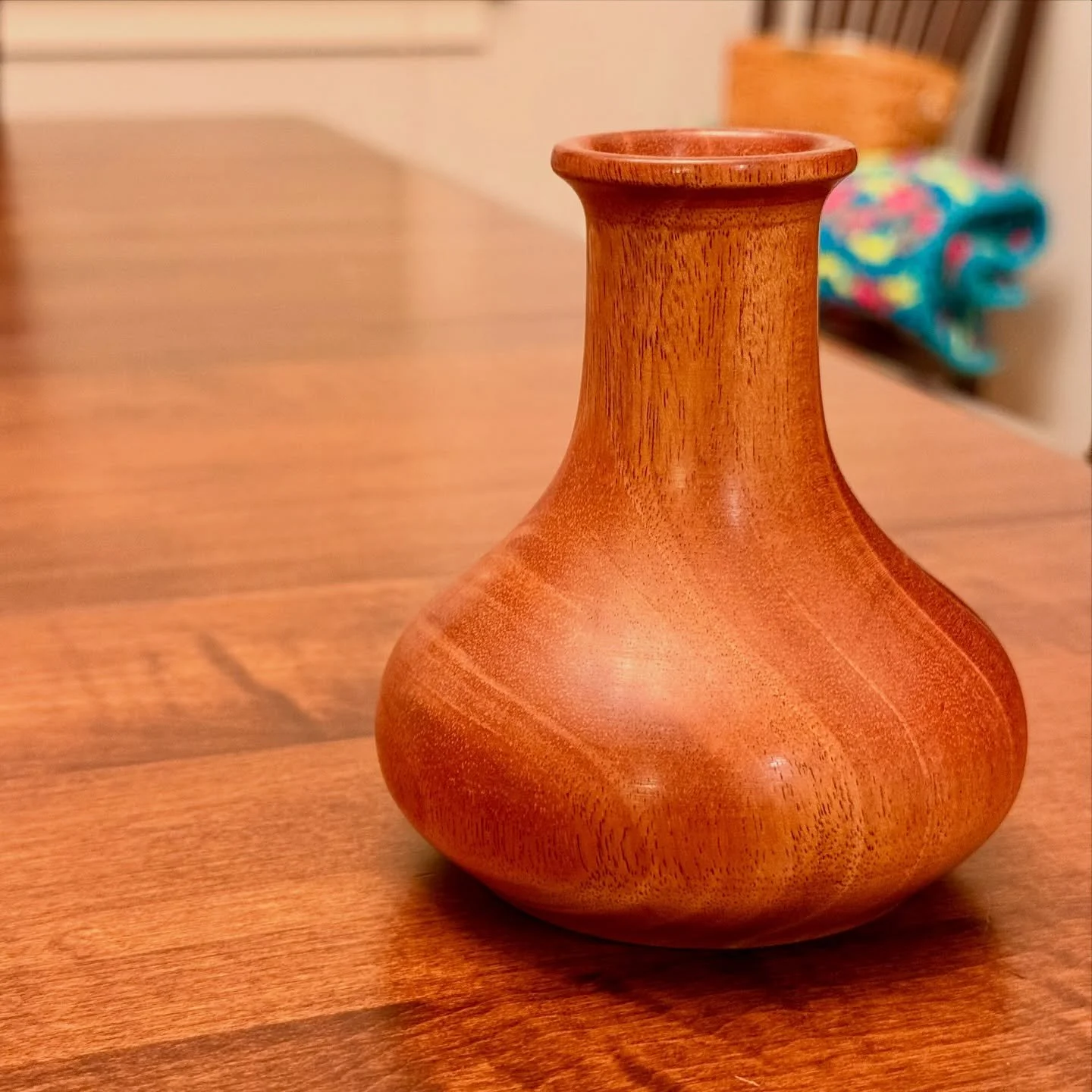 Black walnut sapwood vase 

#handcrafted #woodturning #lathe