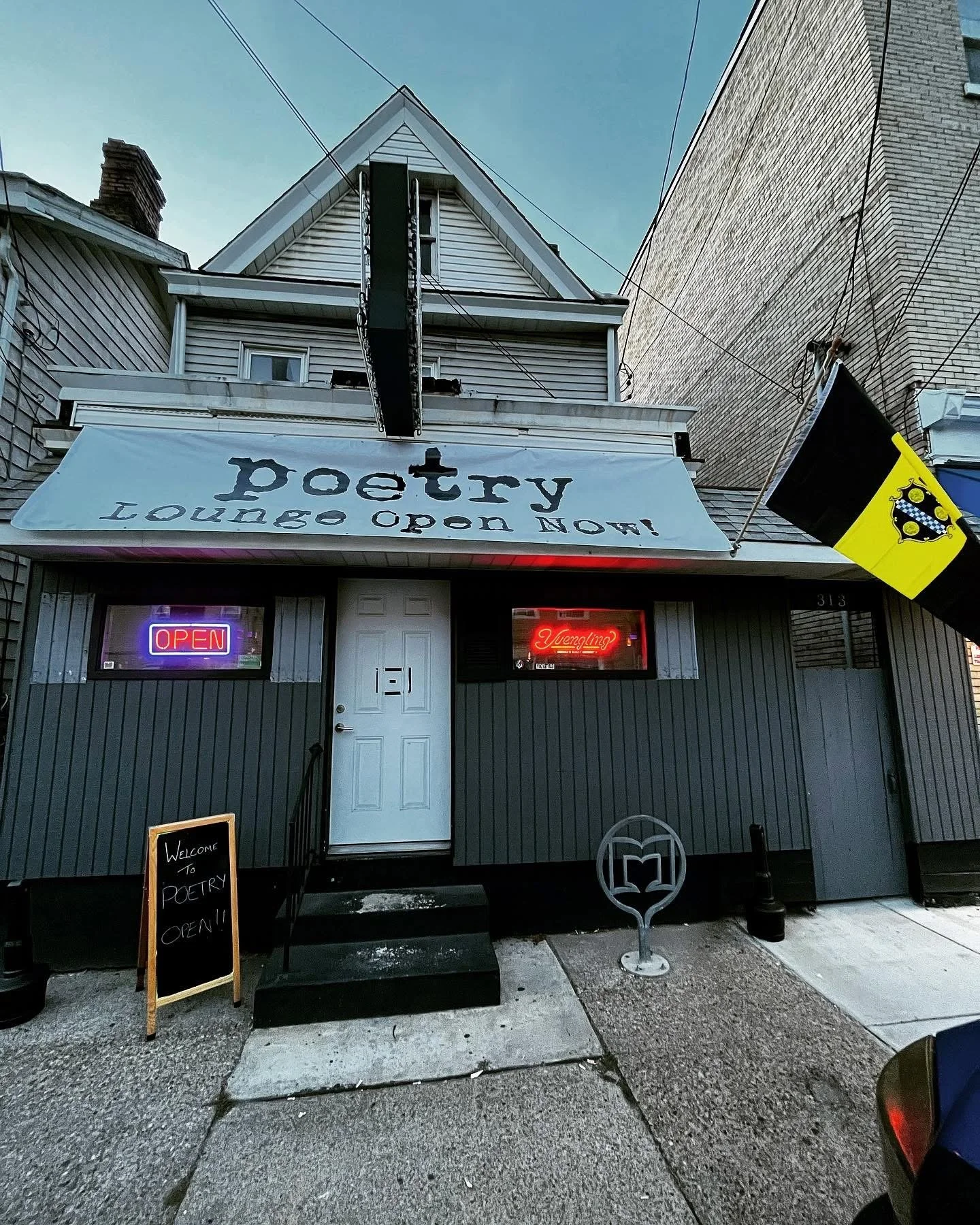 Poetry Lounge