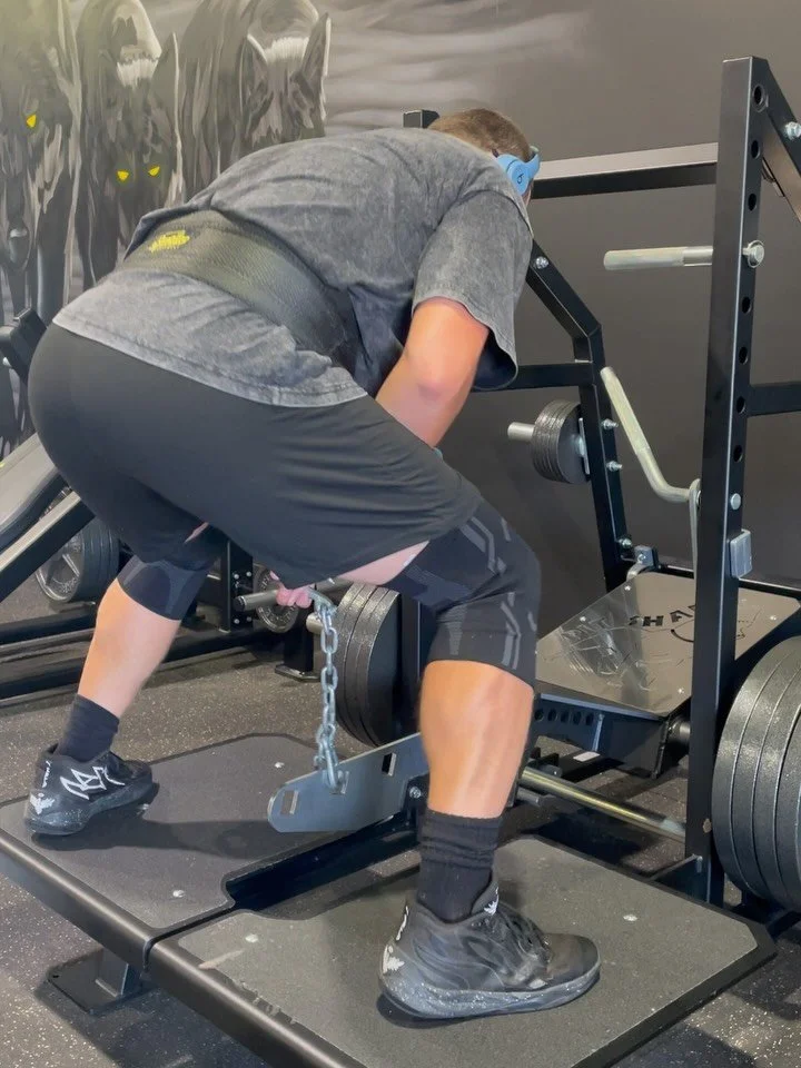 Today&rsquo;s lift hit a little leg day session this afternoon 
Belt Squats X3 
Barbell Back Squats X3 
Single Legs Curls X3 each leg 
Leg Extensions X3 
Calf Raises X3