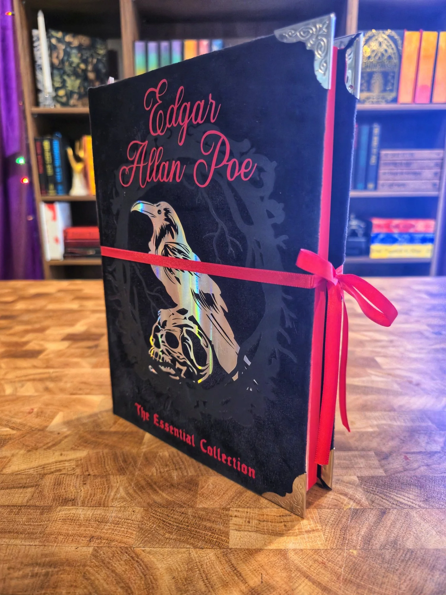 The Essential Edgar Allan Poe Collection (Large Book)