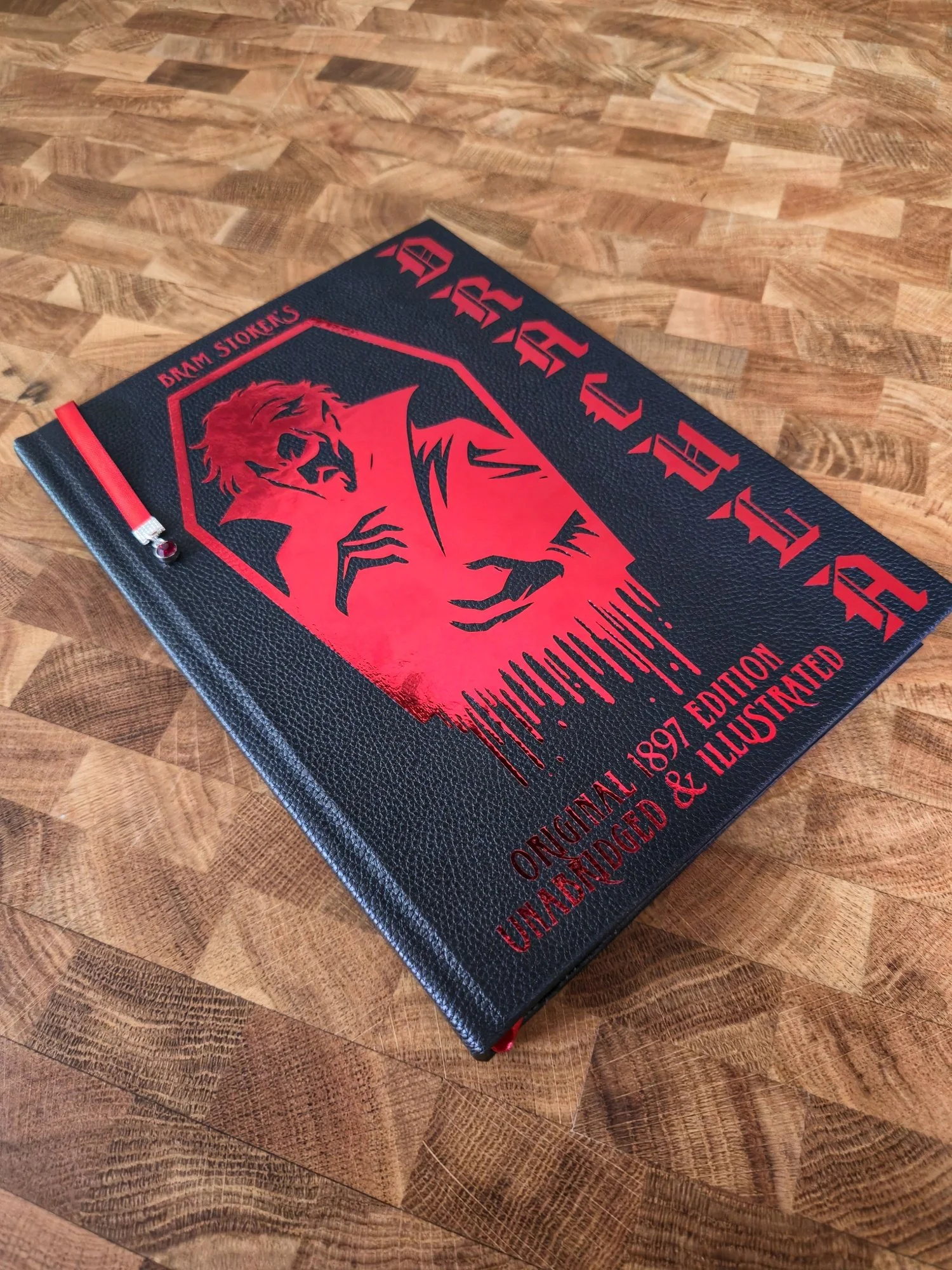 Dracula by Bram Stoker (vegan leatherbound)