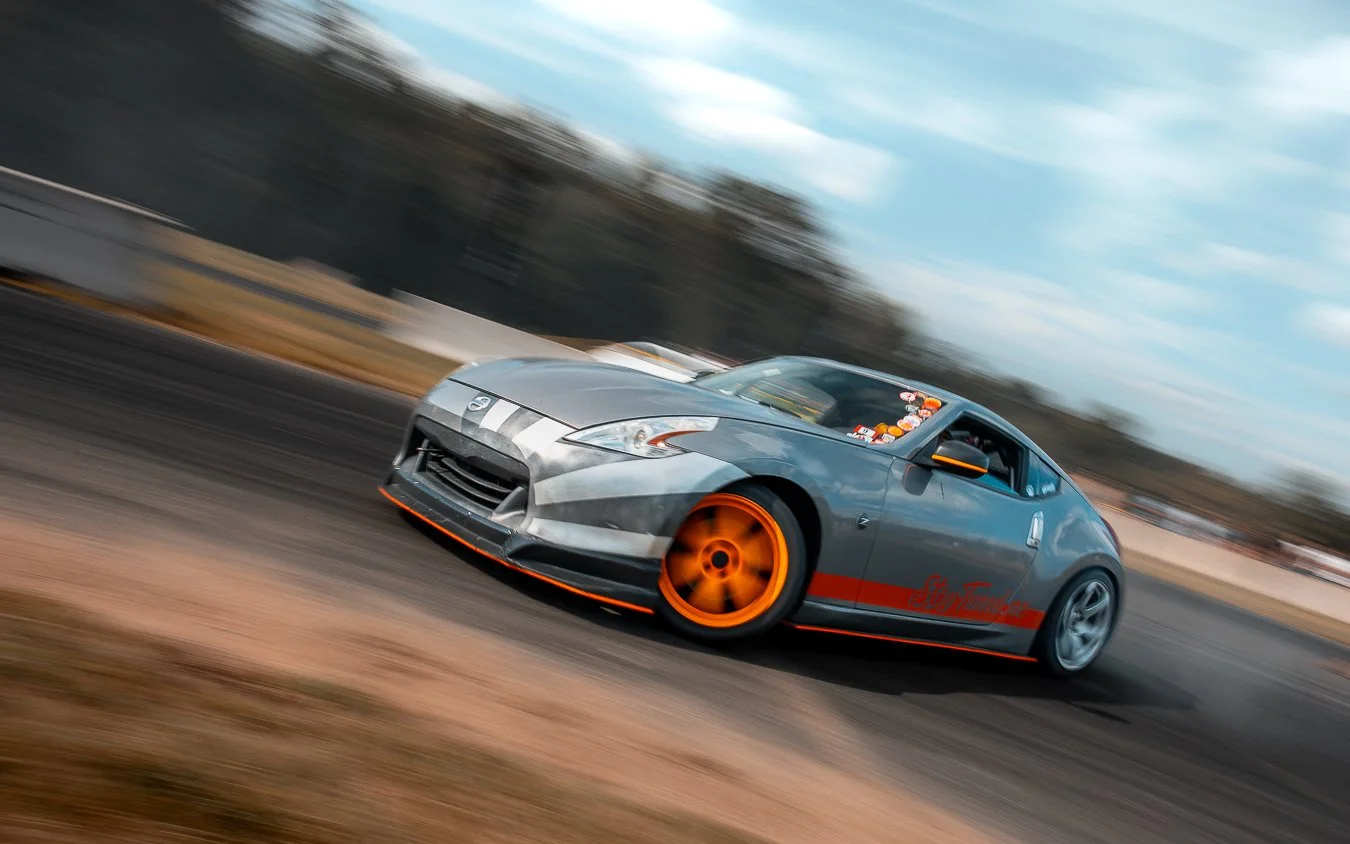 GrayOrange370Z.Split._01.1.jpg