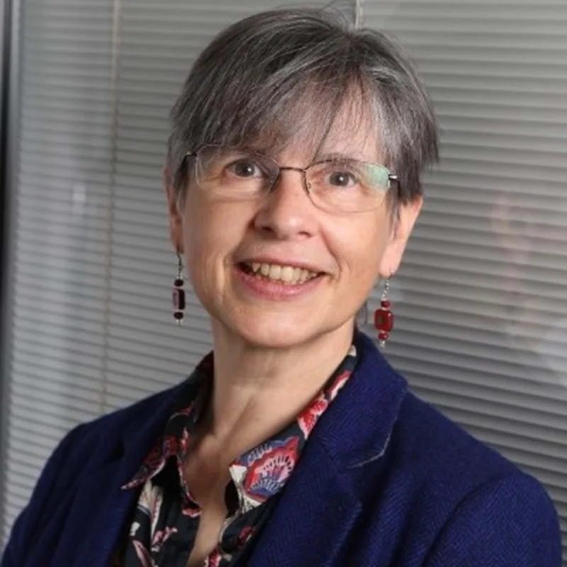 Fiona Macleod_headshot.jpg