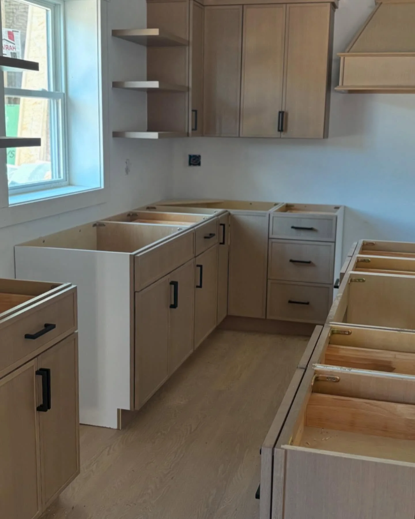 Successful Install⭐️: Always a pleasure to work with our wonderful contractors! 

Homeowners, contractors, designers, and builders across New England! Let&rsquo;s connect and chat about your next project! We&rsquo;re confident we can build great thin