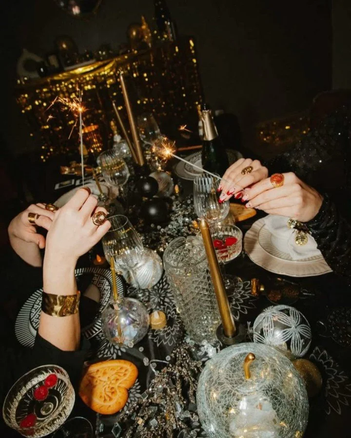 𝗔𝗳𝘁𝗲𝗿 𝘁𝗵𝗲 𝗰𝗲𝗹𝗲𝗯𝗿𝗮𝘁𝗶𝗼𝗻 𝗰𝗼𝗺𝗲𝘀 𝗰𝗹𝗮𝗿𝗶𝘁𝘆.
𝗤𝘂𝗶𝗲𝘁 𝗺𝗼𝗺𝗲𝗻𝘁𝘀. 𝗕𝗶𝗴 𝗶𝗻𝘁𝗲𝗻𝘁𝗶𝗼𝗻𝘀.
𝗣𝗶𝗻𝗸 𝗖𝗮𝘃𝗶𝗮𝗿 𝗨𝗻𝗶𝘃𝗲𝗿𝘀𝗶𝘁𝘆 ✨

#AfterTheCelebration #QuietLuxury #NewYearMood #CreativeLife #BeautyIndustry #Lu