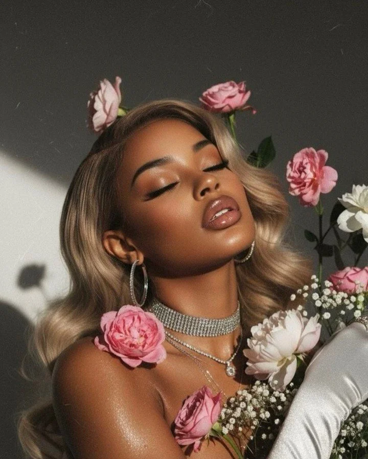 𝗦𝗼𝗳𝘁 𝗴𝗹𝗮𝗺, 𝗳𝗿𝗲𝘀𝗵 𝗳𝗹𝗼𝘄𝗲𝗿𝘀, 𝗮𝗻𝗱 𝗮 𝗹𝗶𝘁𝘁𝗹𝗲 𝗺𝗮𝗶𝗻 𝗰𝗵𝗮𝗿𝗮𝗰𝘁𝗲𝗿 𝗺𝗼𝗺𝗲𝗻𝘁 🌸✨ 

𝗚𝗼𝗹𝗱𝗲𝗻 𝗴𝗹𝗼𝘄, 𝗴𝗹𝗼𝘀𝘀𝘆 𝗹𝗶𝗽𝘀, 𝗮𝗻𝗱 𝗽𝗲𝗮𝗰𝗲 𝗼𝗻 𝗺𝘆 𝗳𝗮𝗰𝗲&mdash;𝗲𝘅𝗮𝗰𝘁𝗹𝘆 𝗵𝗼𝘄 𝗜 𝗹𝗶𝗸𝗲 𝗶𝘁.

#Sof