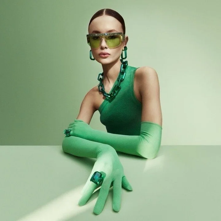 Green isn&rsquo;t just a color&hellip; it&rsquo;s a statement. 💎
Bold. Intentional. Unapologetically elevated.

This is what it looks like when style meets confidence.

#luxurystyle #highfashionlook #editorialstyle #fashionaesthetic #greenfashion #b