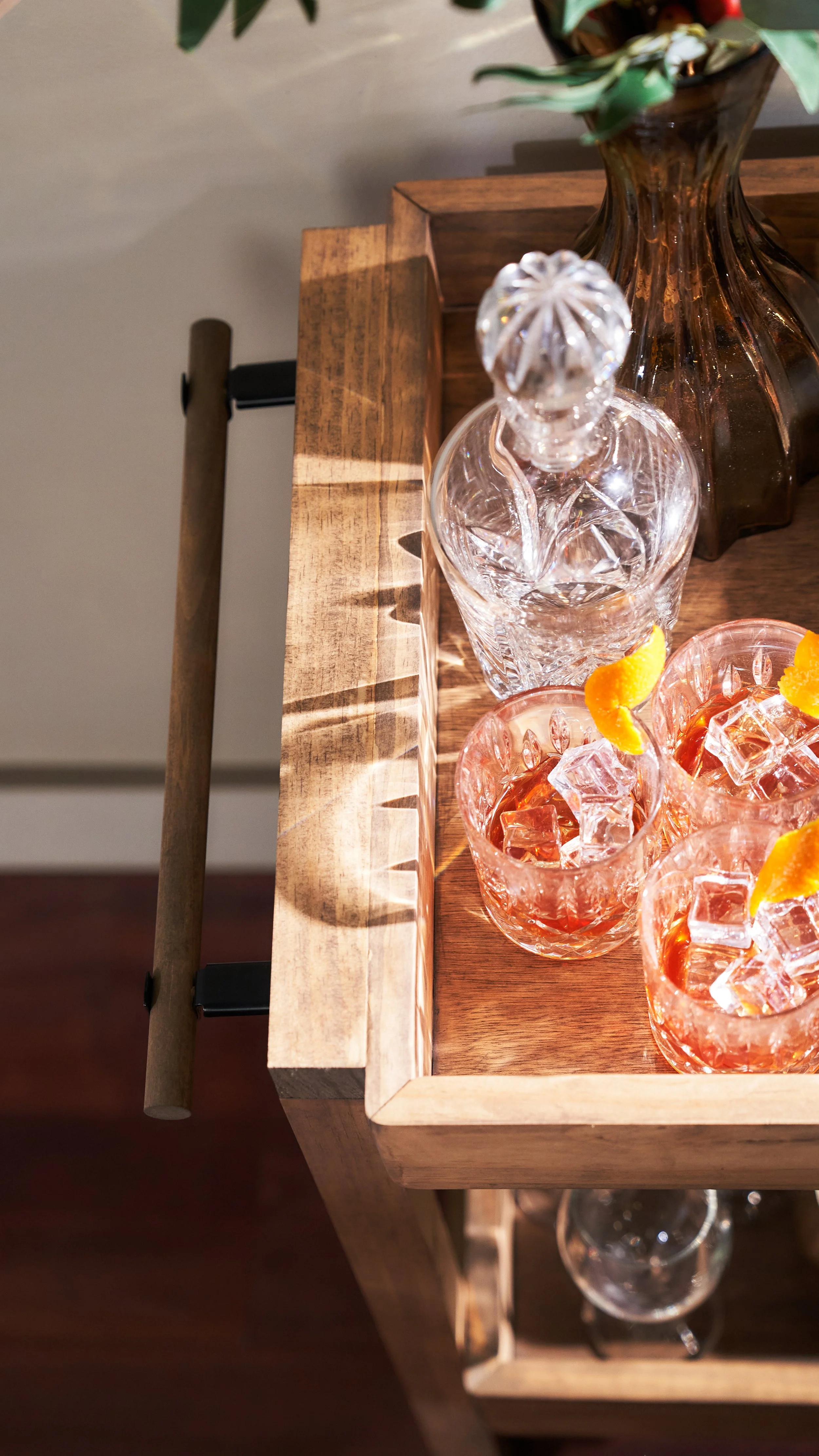 24-10-03_V-HUB_Bar Cart5360.jpg