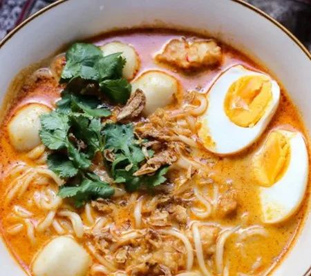 SINGAPOREAN Laksa