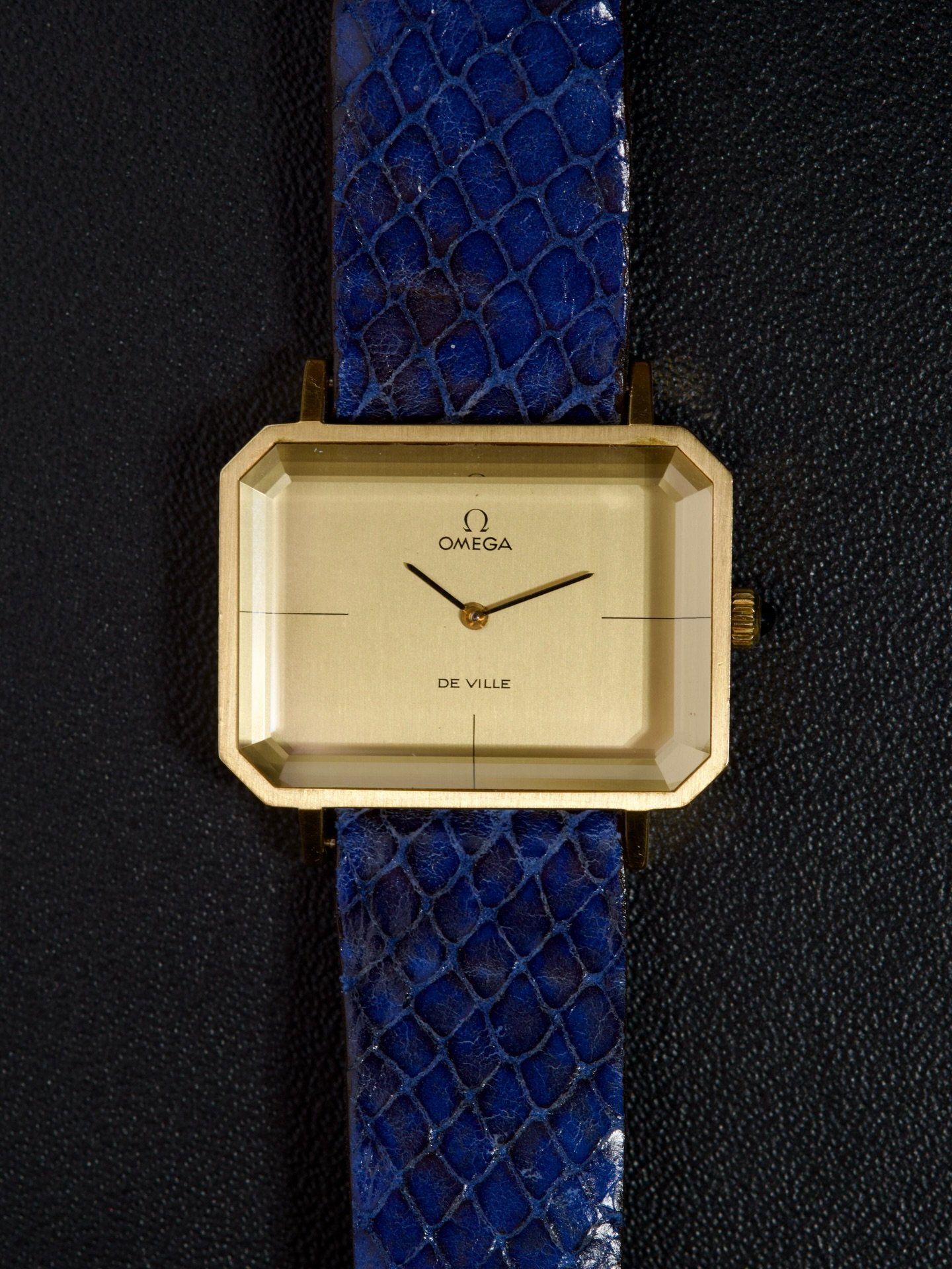 AVAILABLE : Omega De Ville mecanic by Andrew Grima 💎

Andrew Grima, one of the most visionary British jewelers of the 20th century, revolutionized traditional watchmaking in the 1970s through his collaboration with Omega. Honored by the British roya