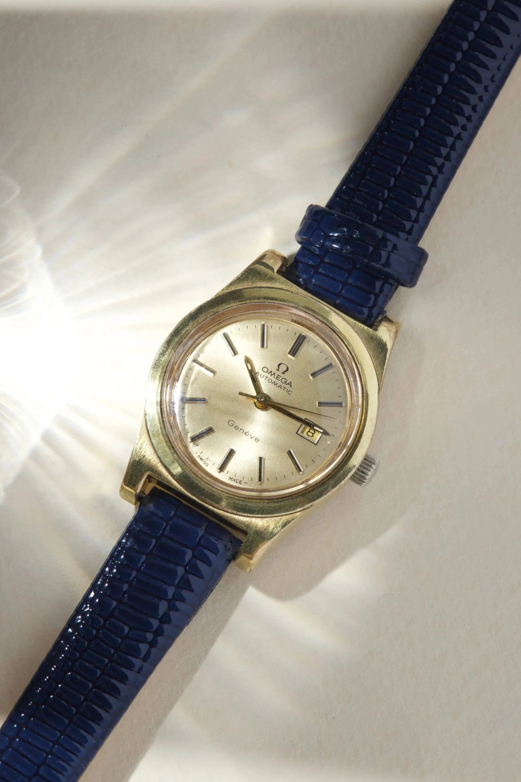 Omega Genève Automatique Vintage Années 70 Cadran Doré Femme