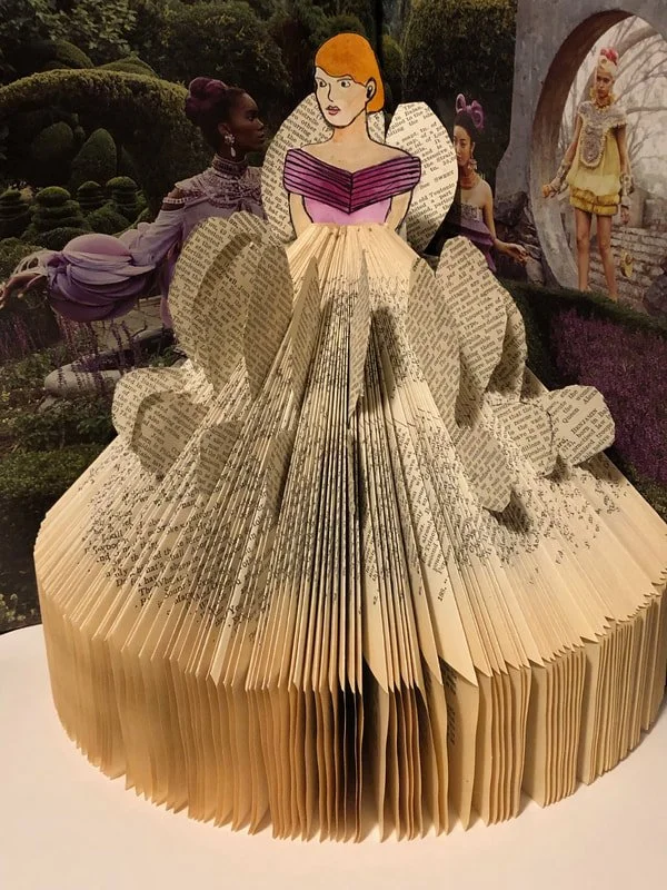 "Jeri was so inspiring to my daughter, then a nervous pre-teen. She gives just the right amount of direction and support, while allowing children to pursue their inspiration as well." -T.Edgar