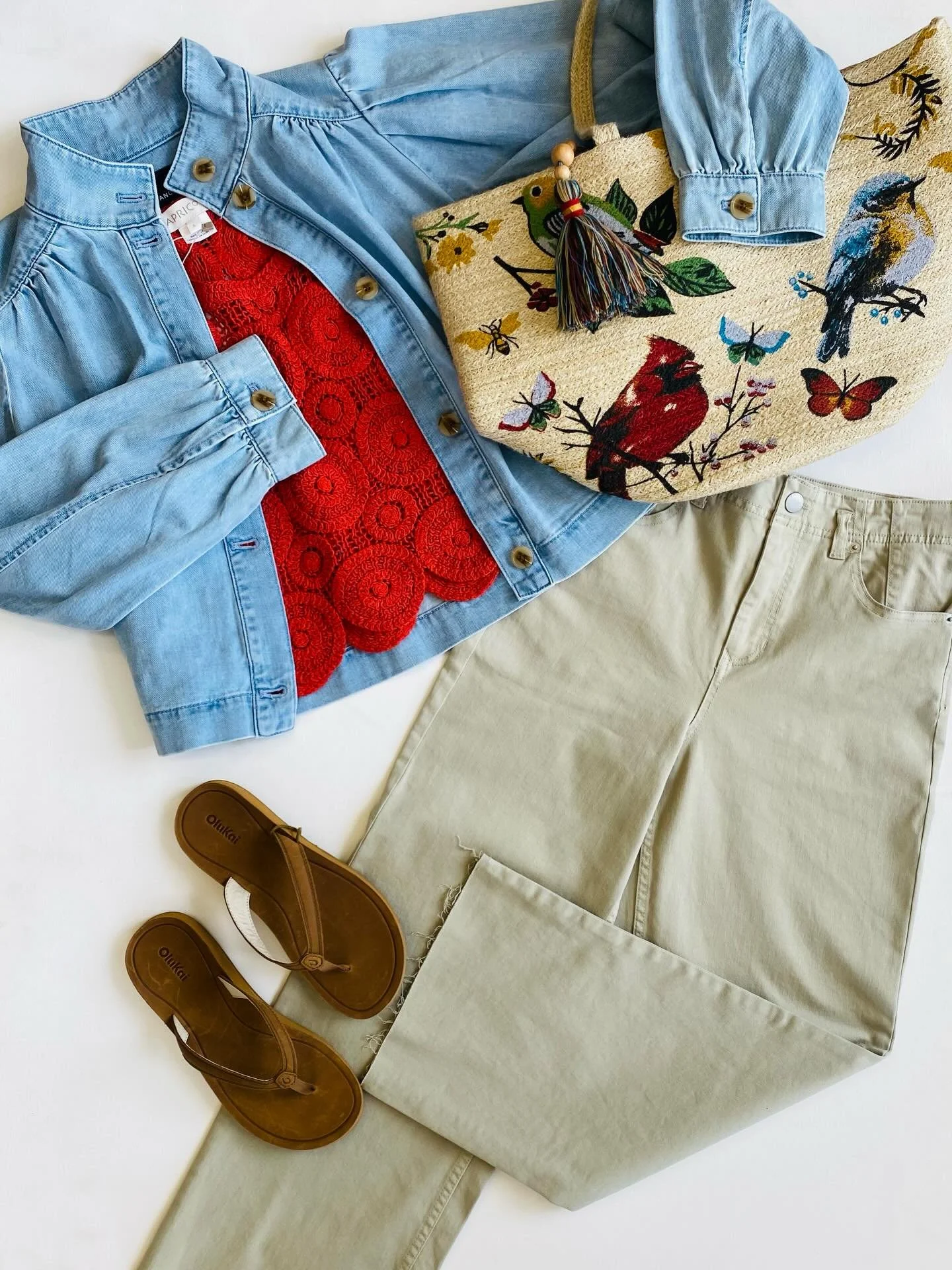 All our faves in one outfit! @olukai @shop.joysusan @yogajeansdenim @apricot_clothing @sanctuaryclothing