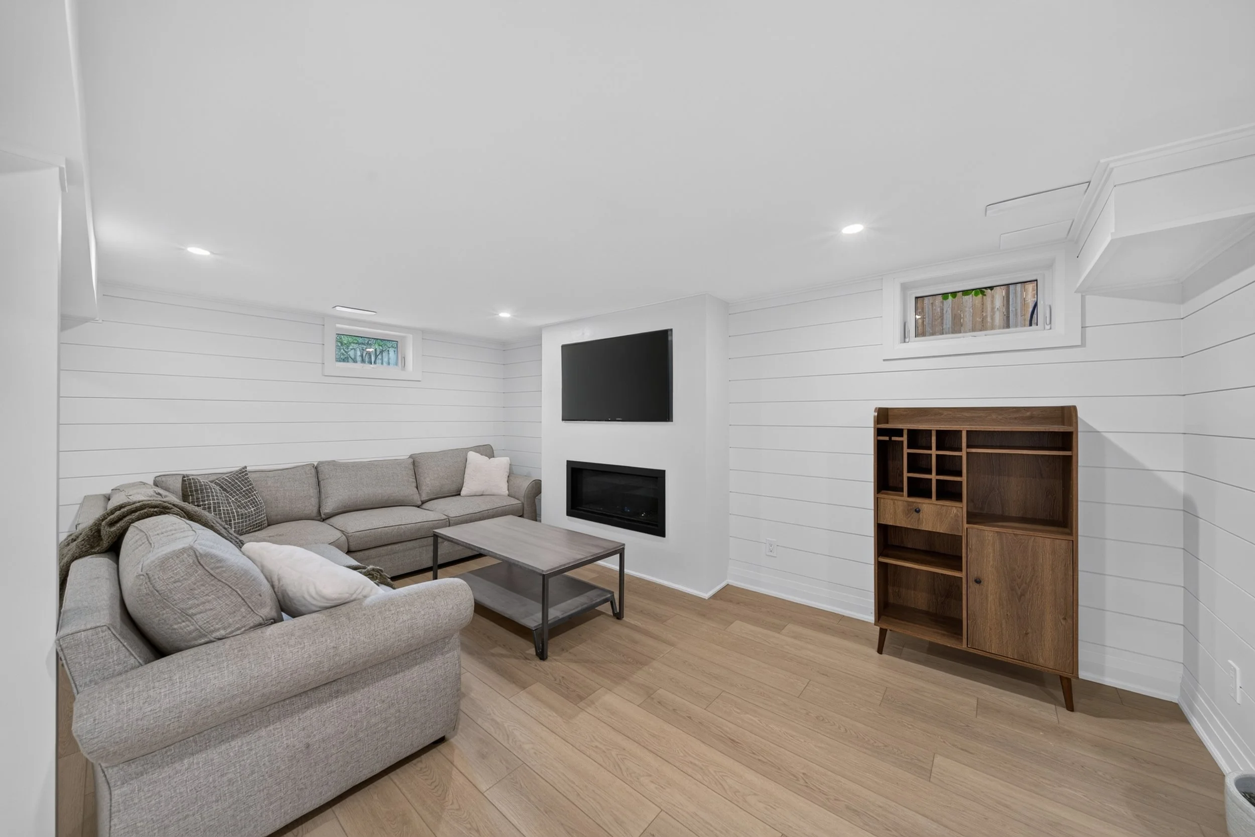 022_2612_Cushing_Rd_Interior_20.jpg