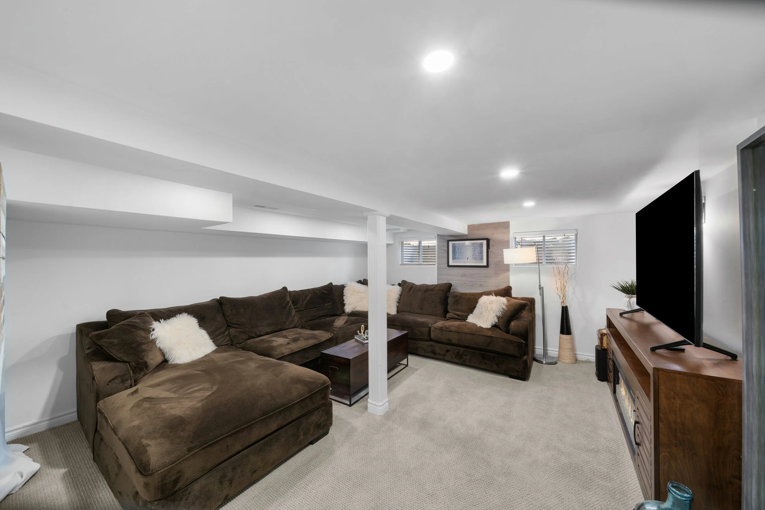 36 Mississauga Rd N_Interior8.jpg