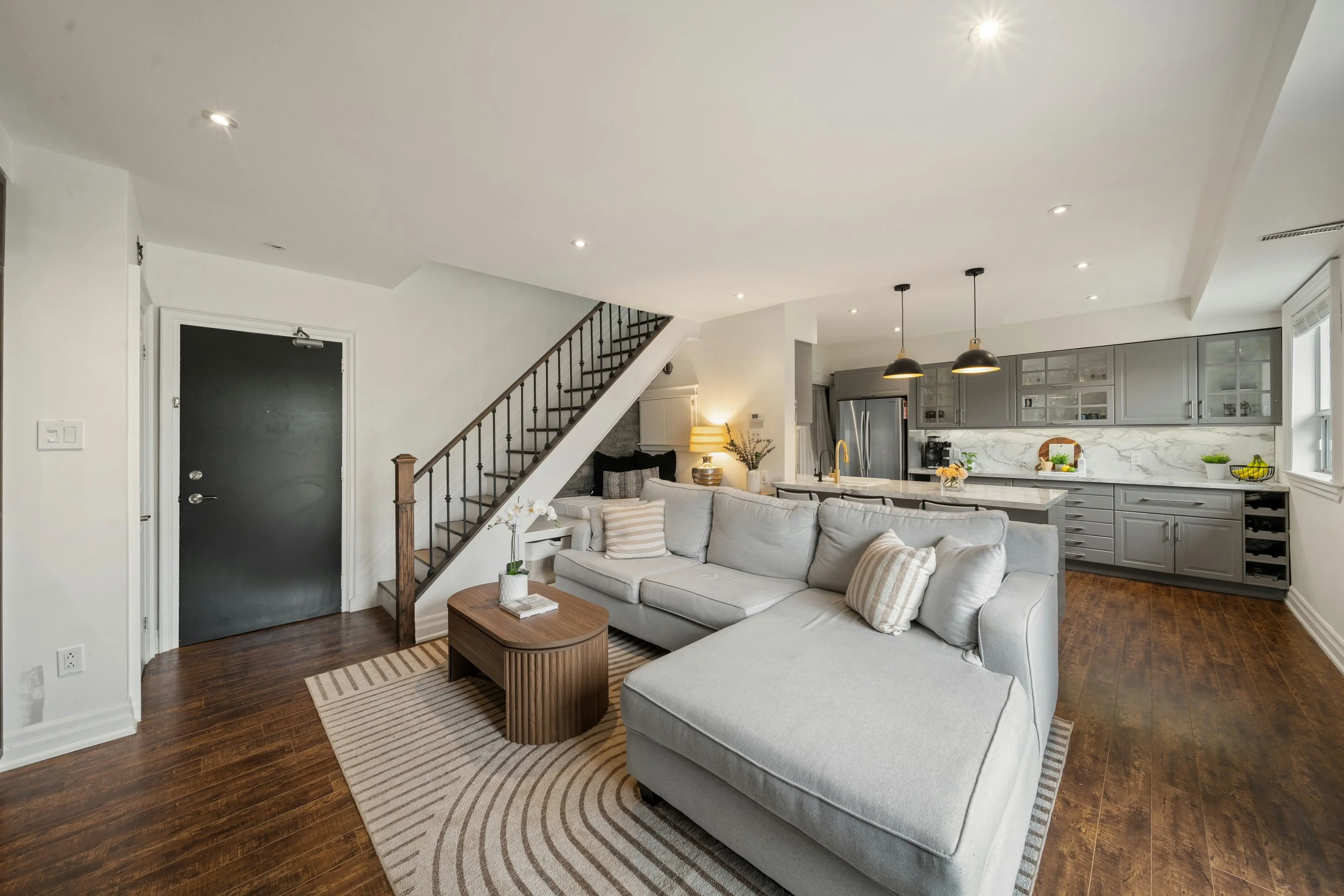 469 Claridge Rd #4_Interior7.jpg