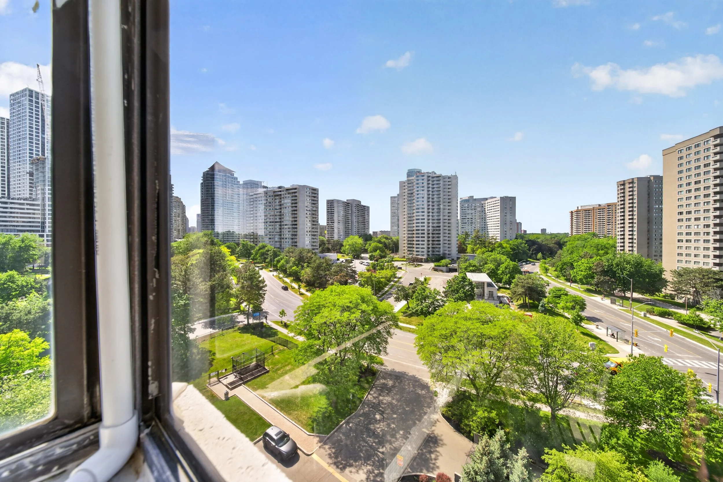 1580MississaugaValleyBlvd_Destaged_Exterior40.jpg