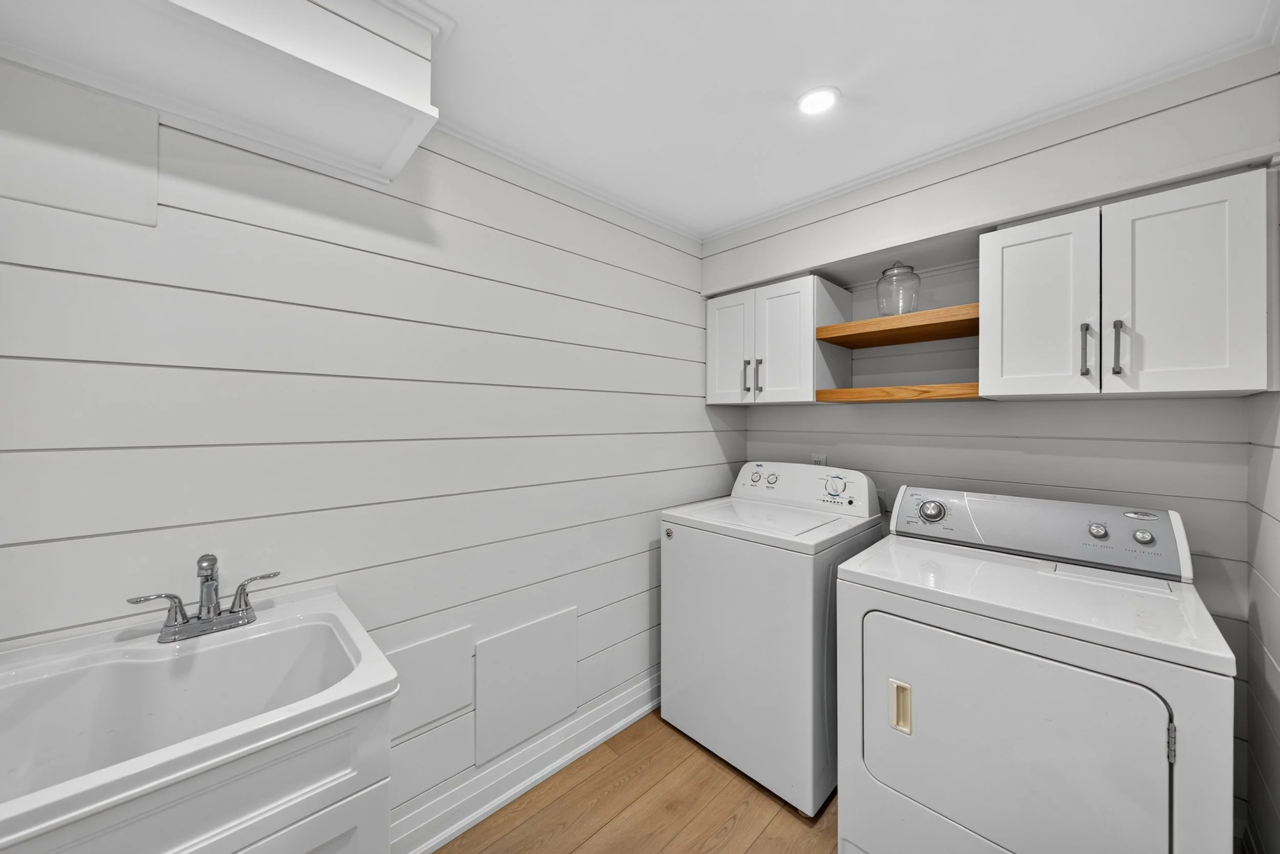 031_2612_Cushing_Rd_Interior_31.jpg