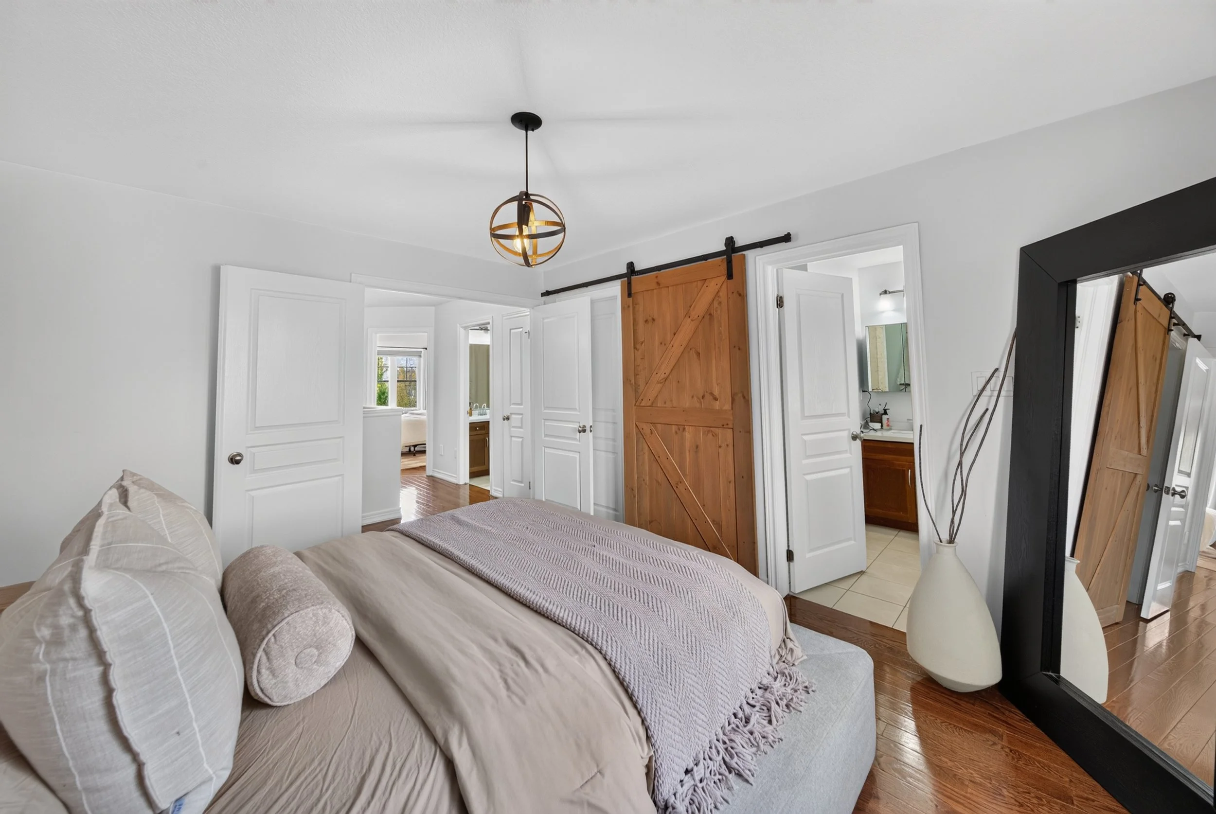 016_10_Pumpkin_Pass_22_19_PRIMARY-BEDROOM-2_10-pumpkin-pass.jpg