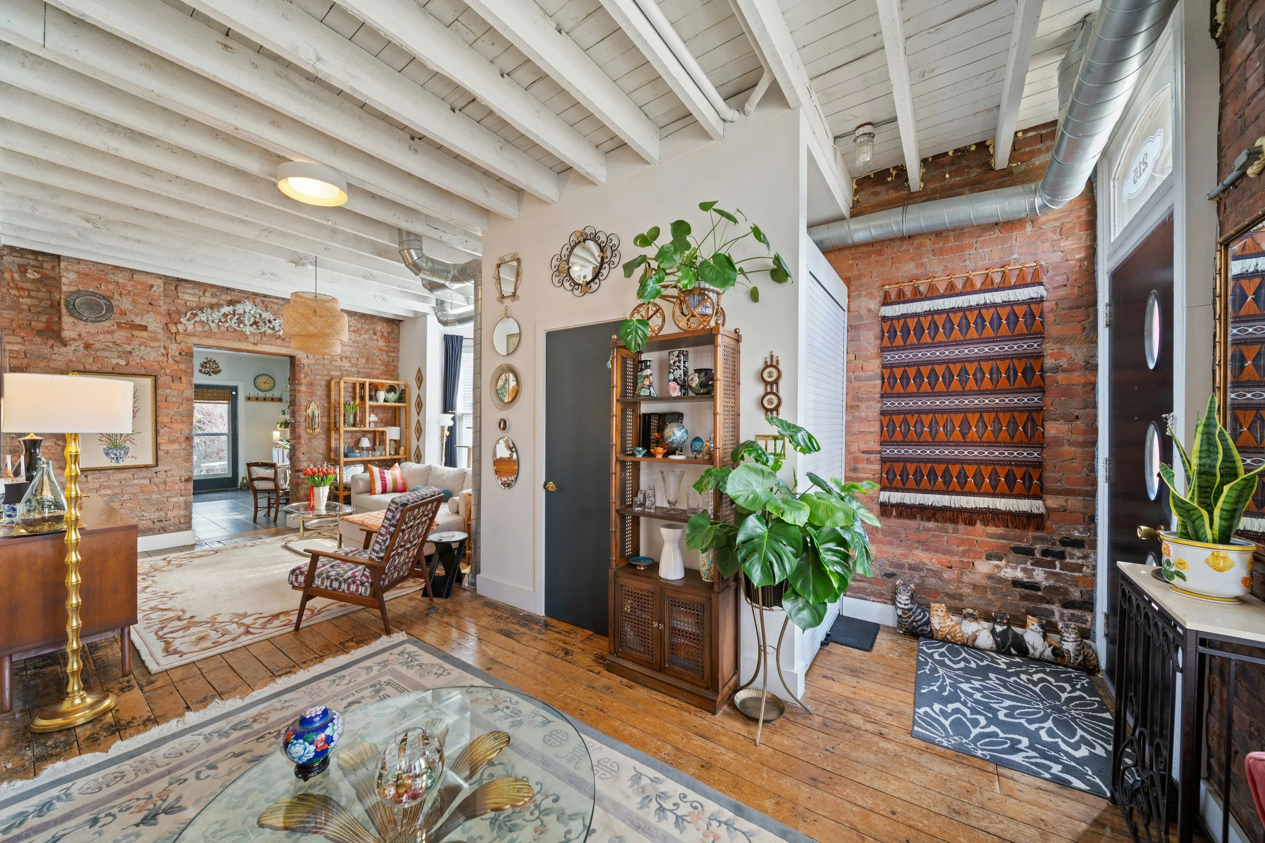 215_FergusonAve_Interior16.jpg