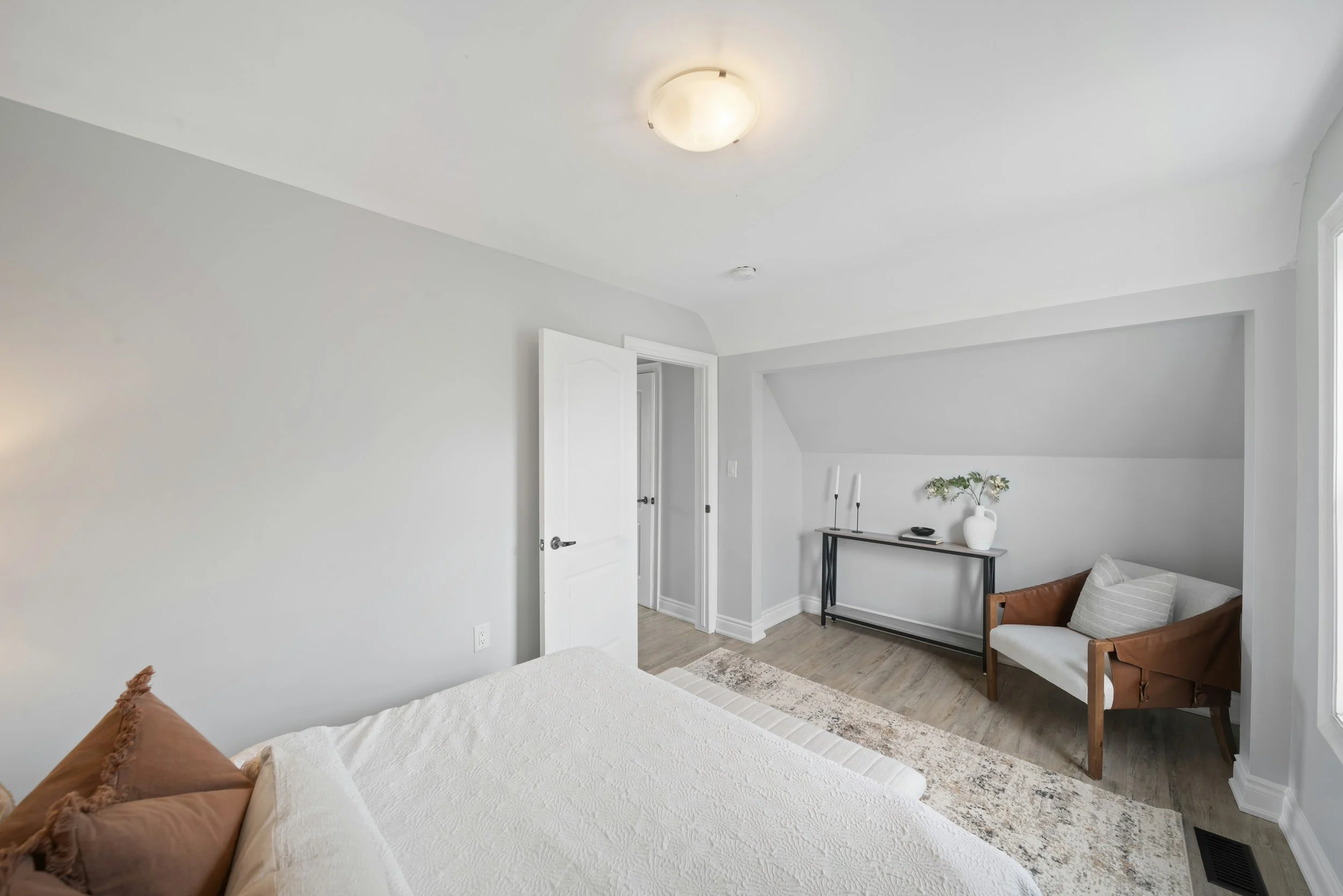305WeirStN_Interior19.jpg