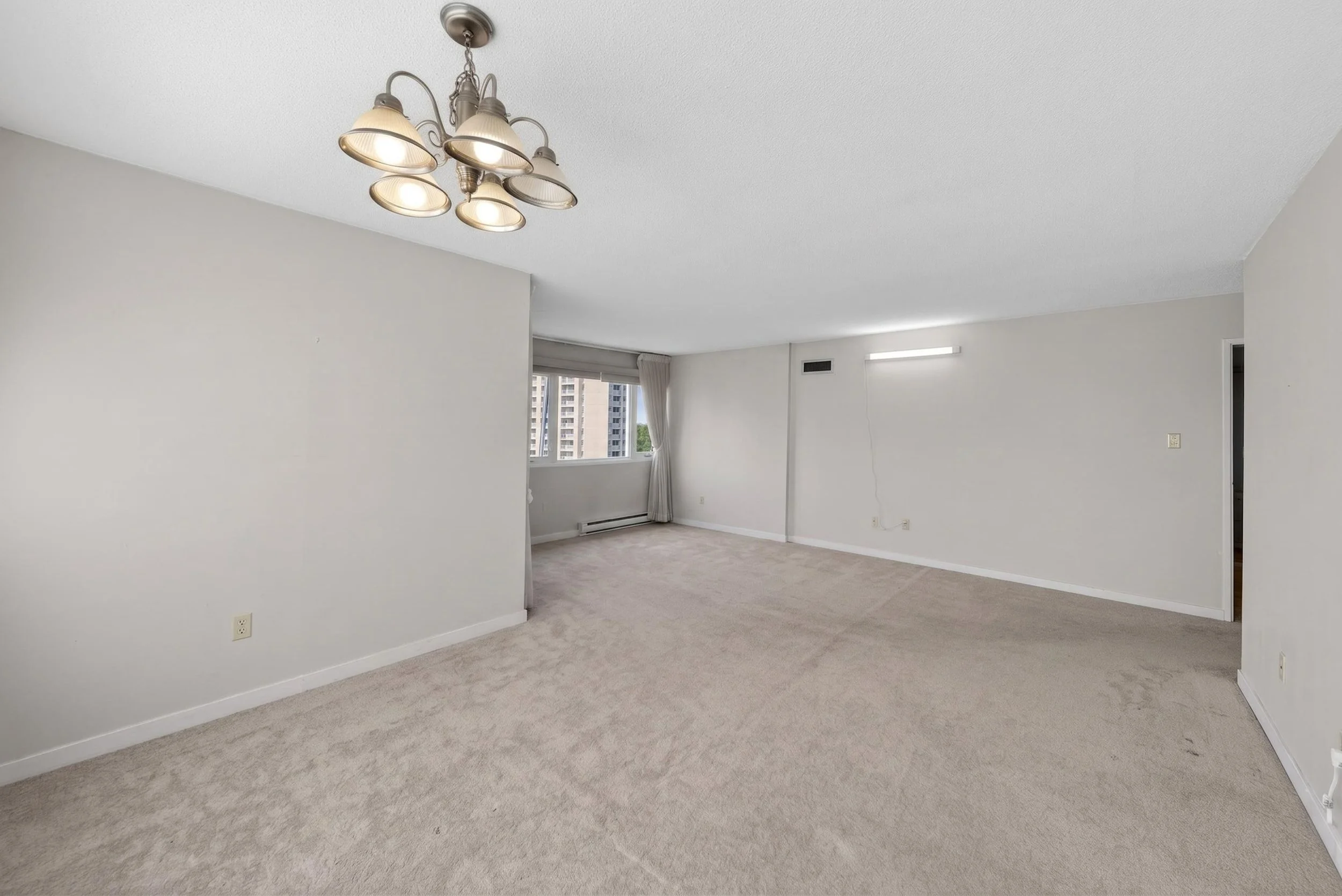 1580MississaugaValleyBlvd_Destaged_Interior61.jpg