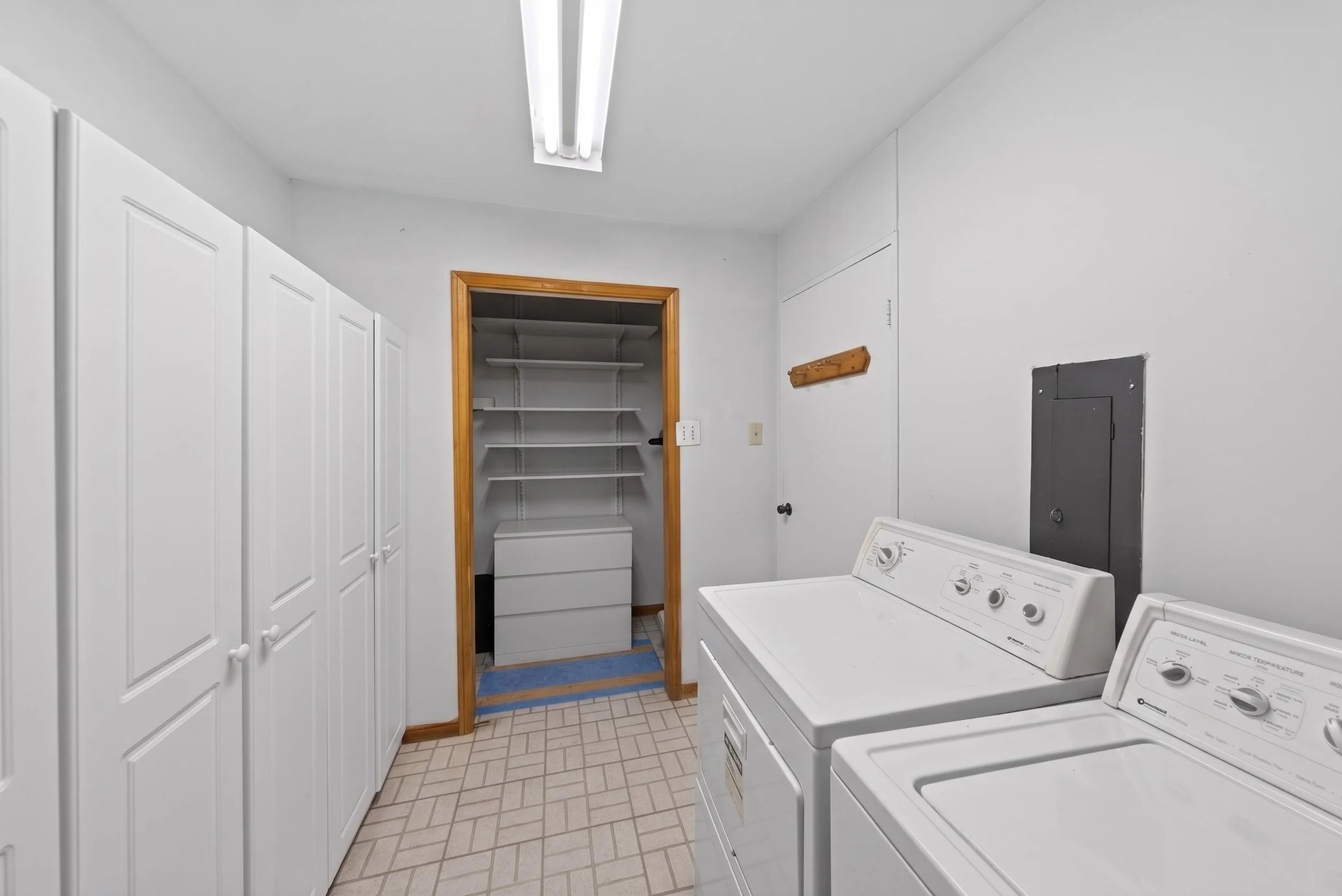 1580MississaugaValleyBlvd_Destaged_Interior50.jpg